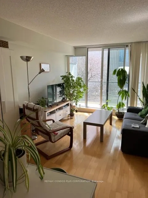 111 Elizabeth Street S, #810