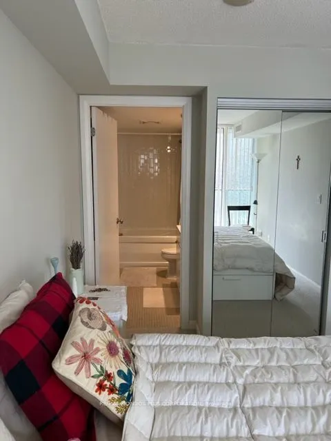 111 Elizabeth Street S, #810
