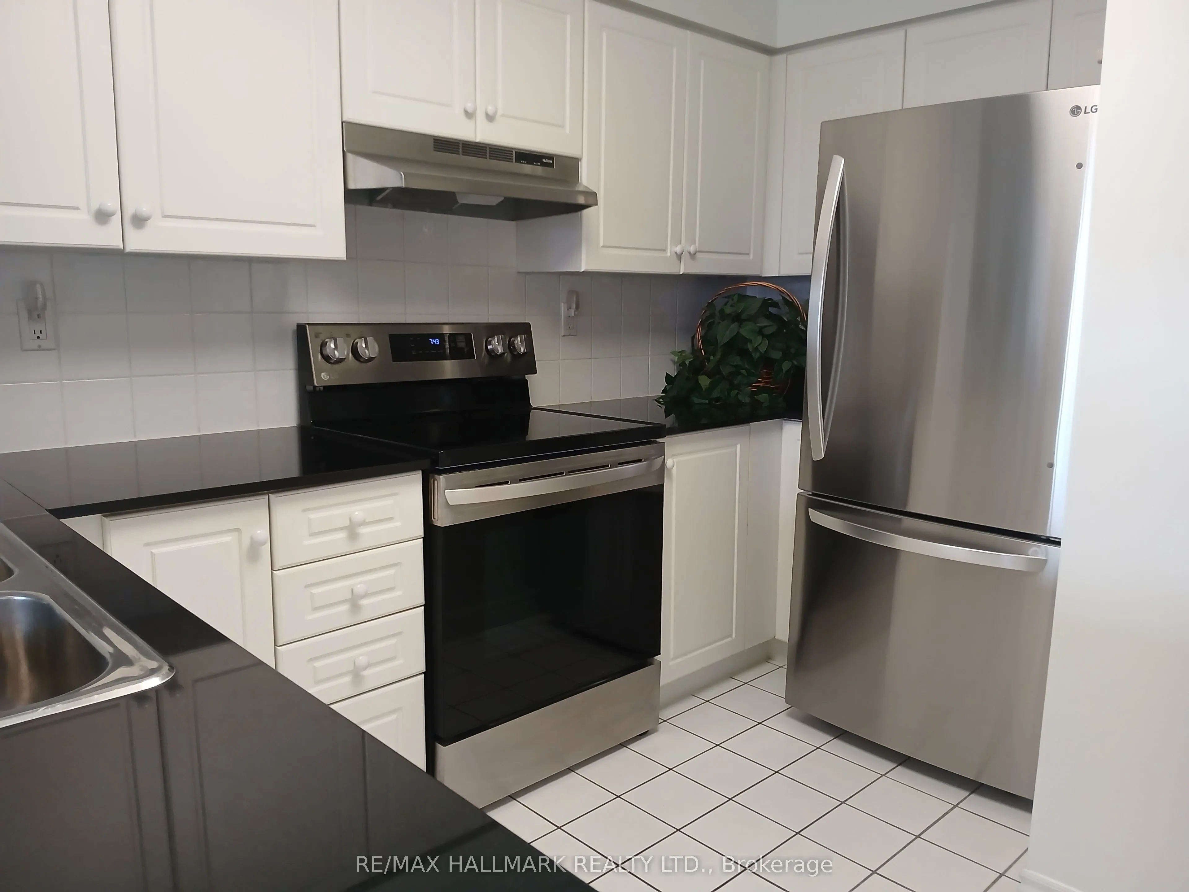 1720 Eglinton Avenue E, #503