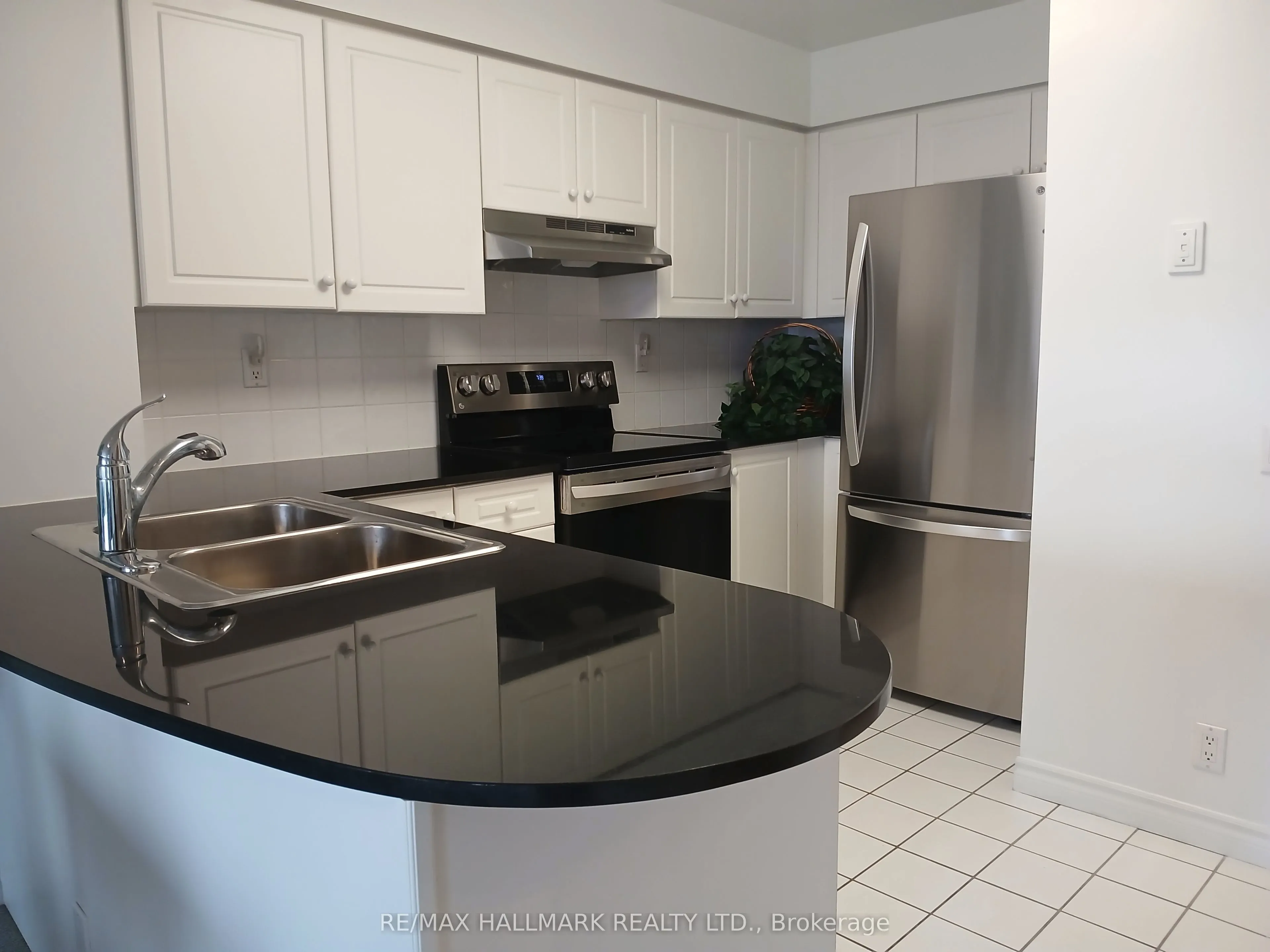 1720 Eglinton Avenue E, #503
