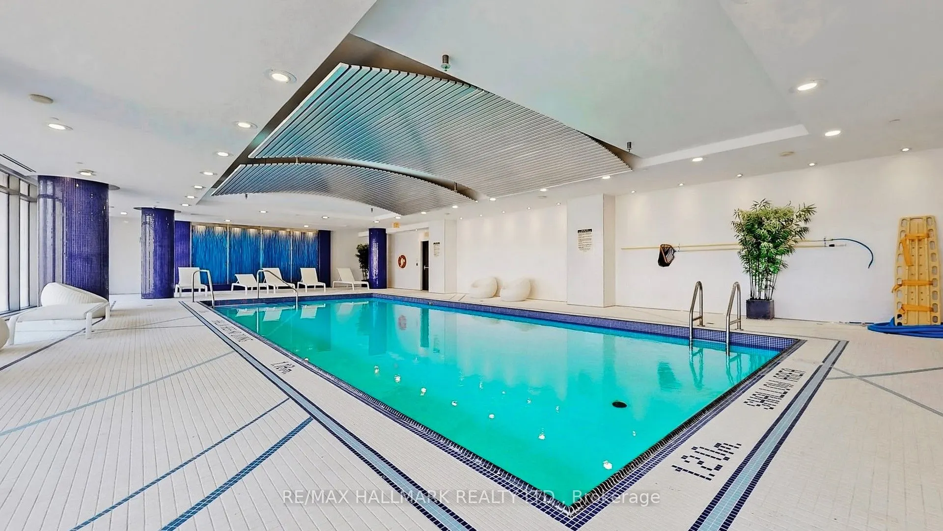 5168 Yonge Street, #711