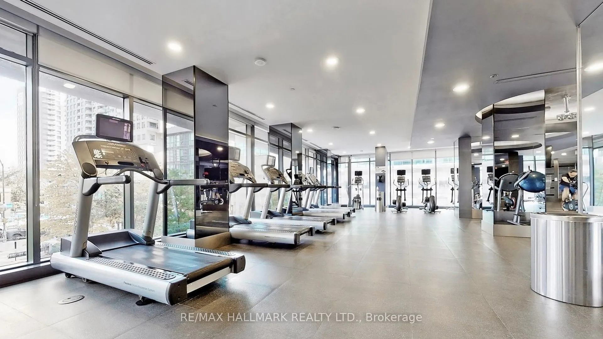 5168 Yonge Street, #711