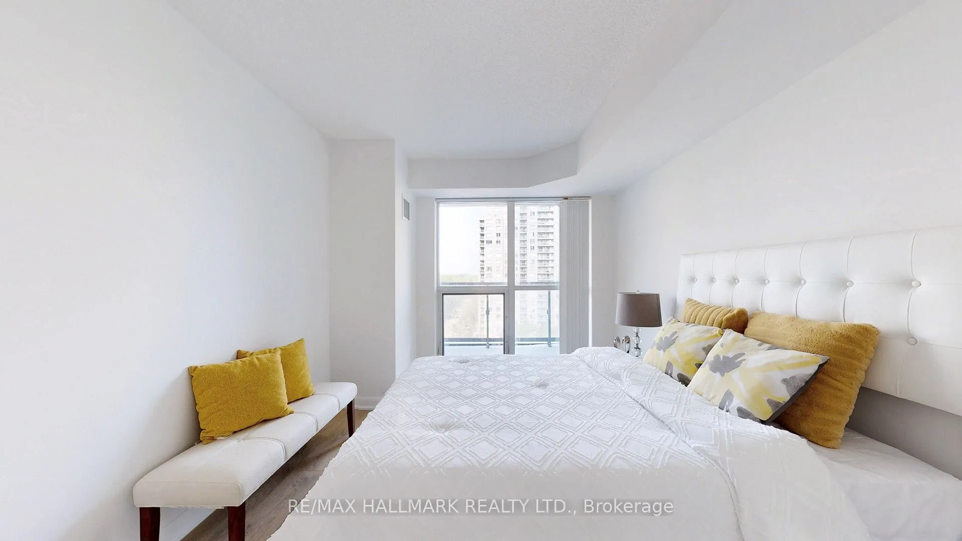5168 Yonge Street, #711