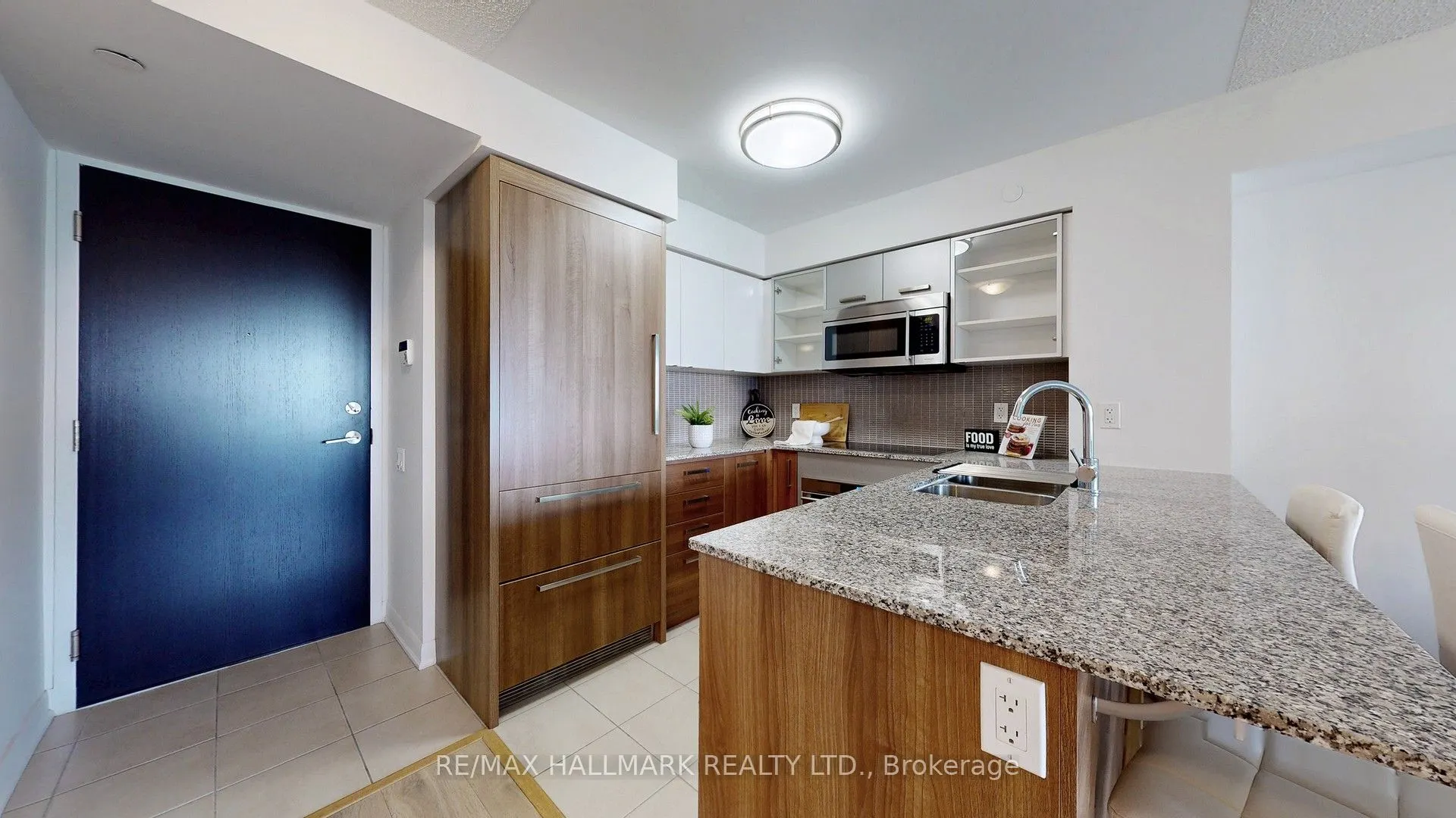 5168 Yonge Street, #711