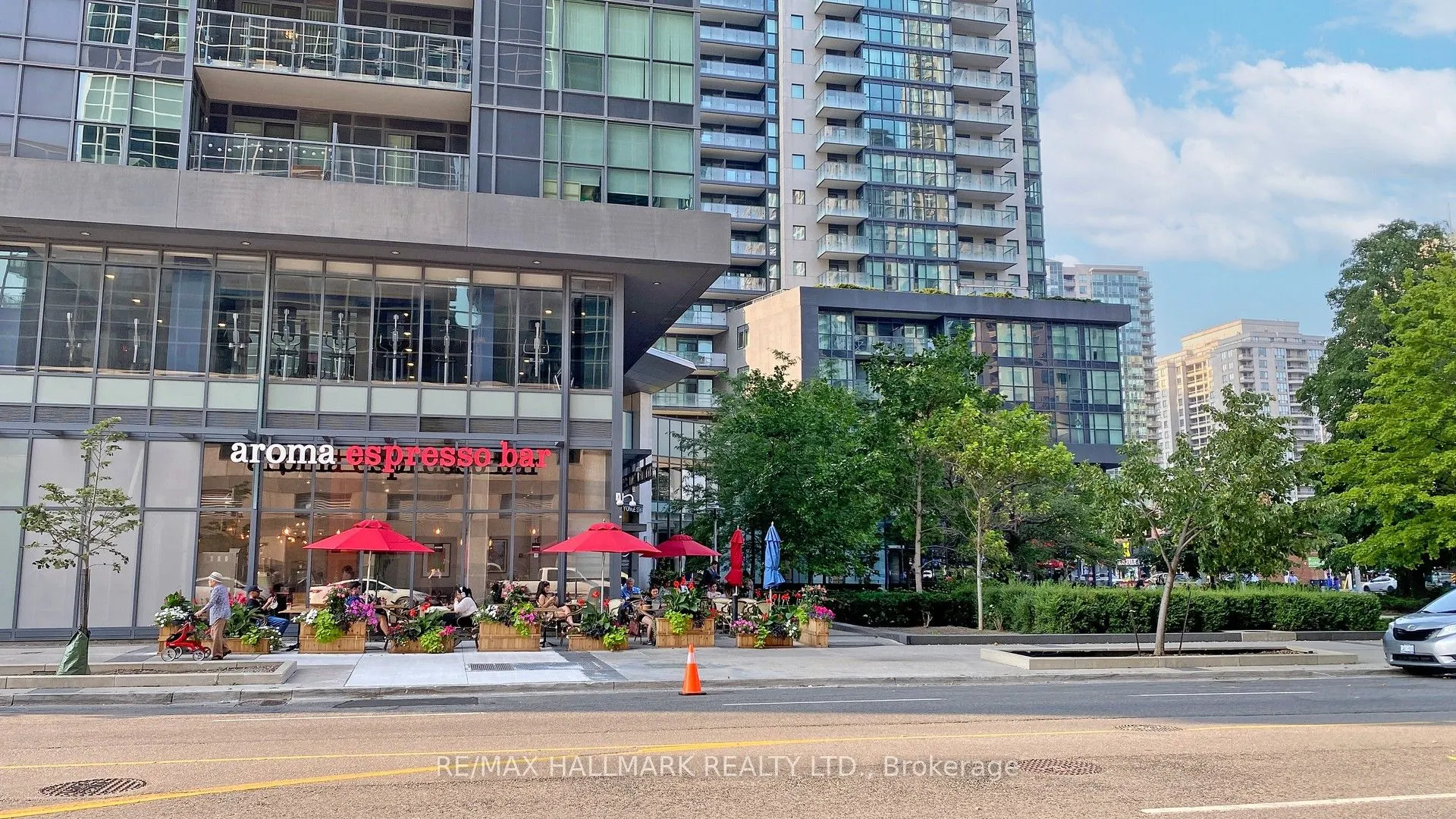 5168 Yonge Street, #711