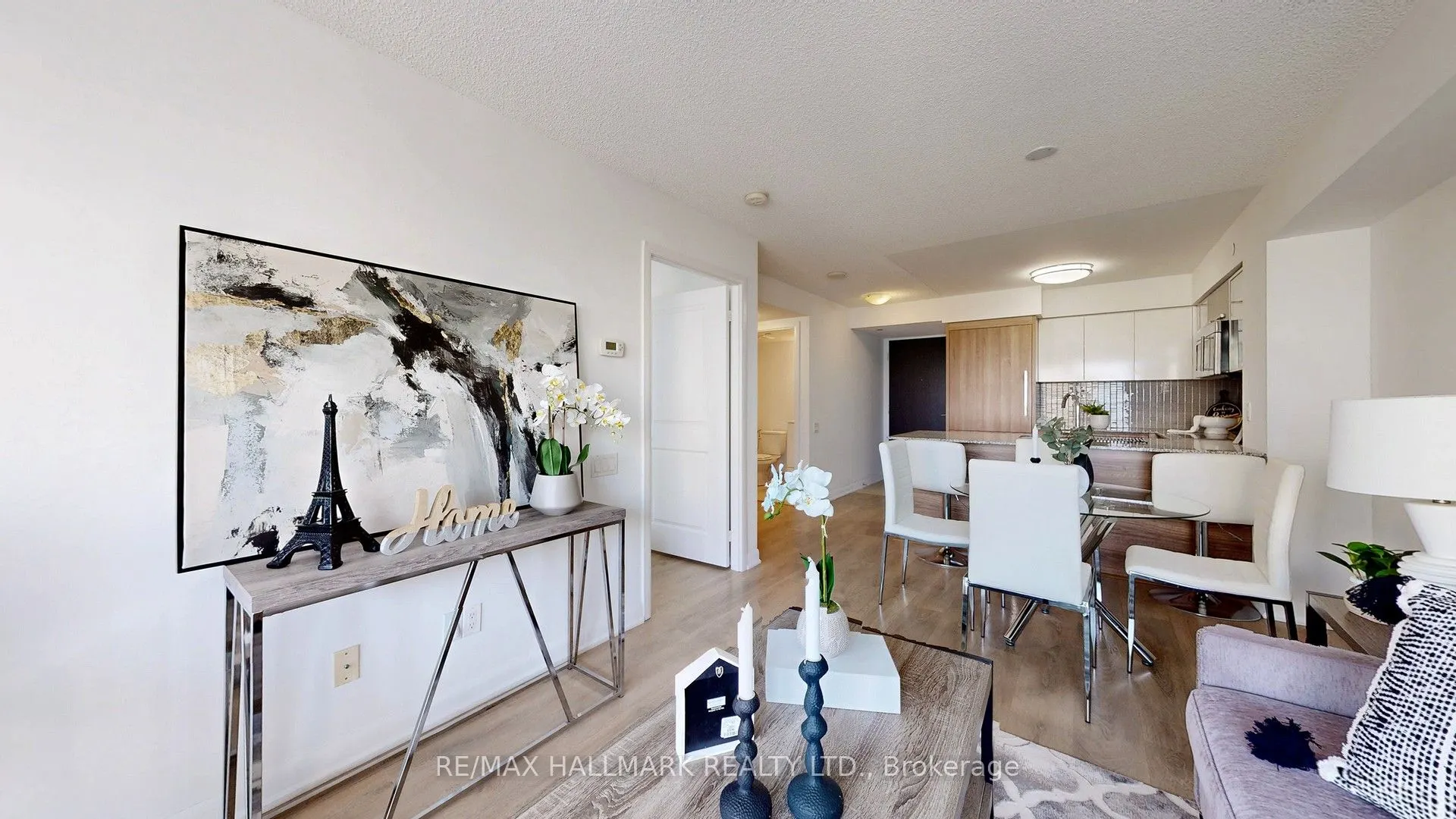 5168 Yonge Street, #711
