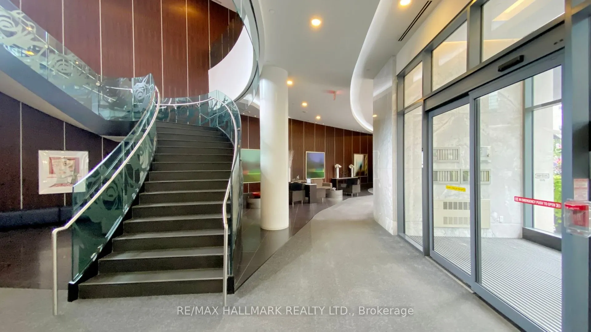 5168 Yonge Street, #711