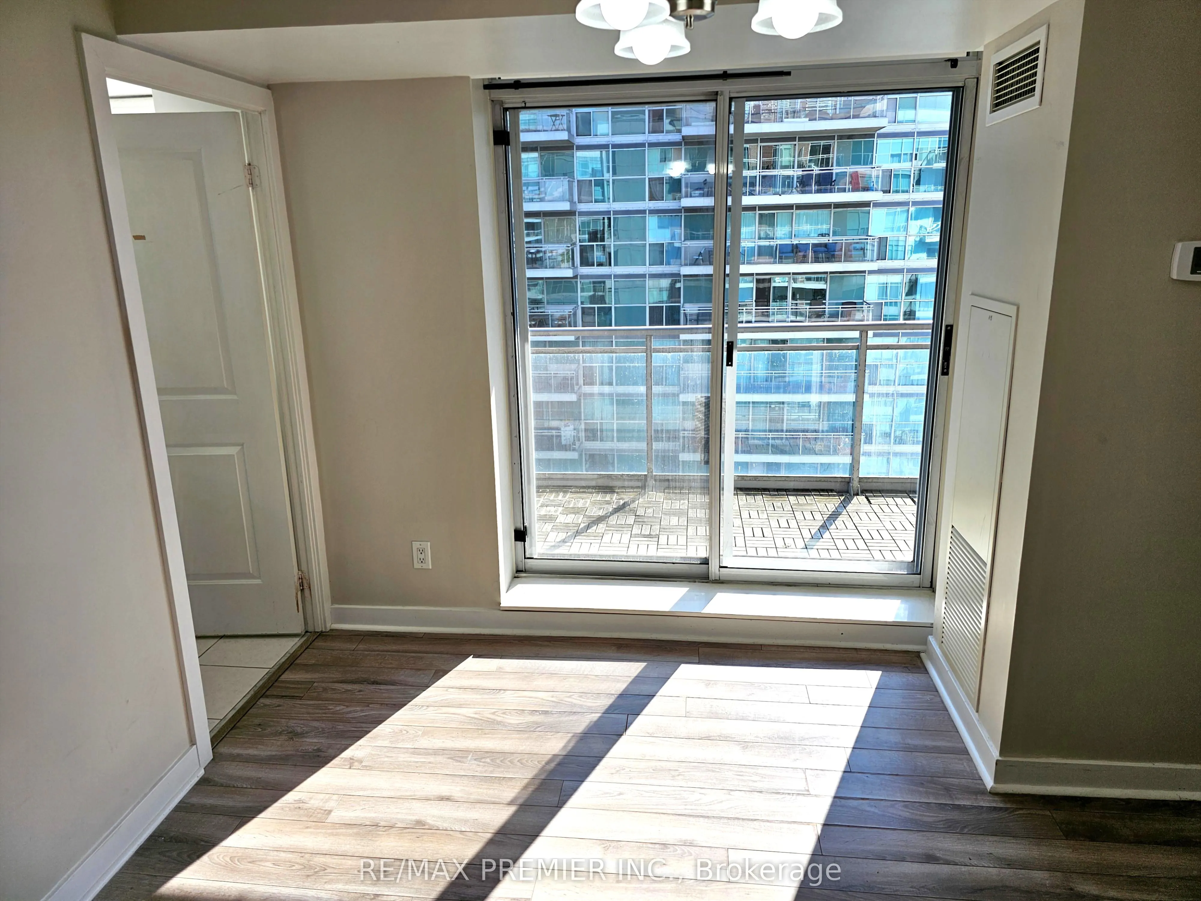 50 Lynn Williams Street, #2209