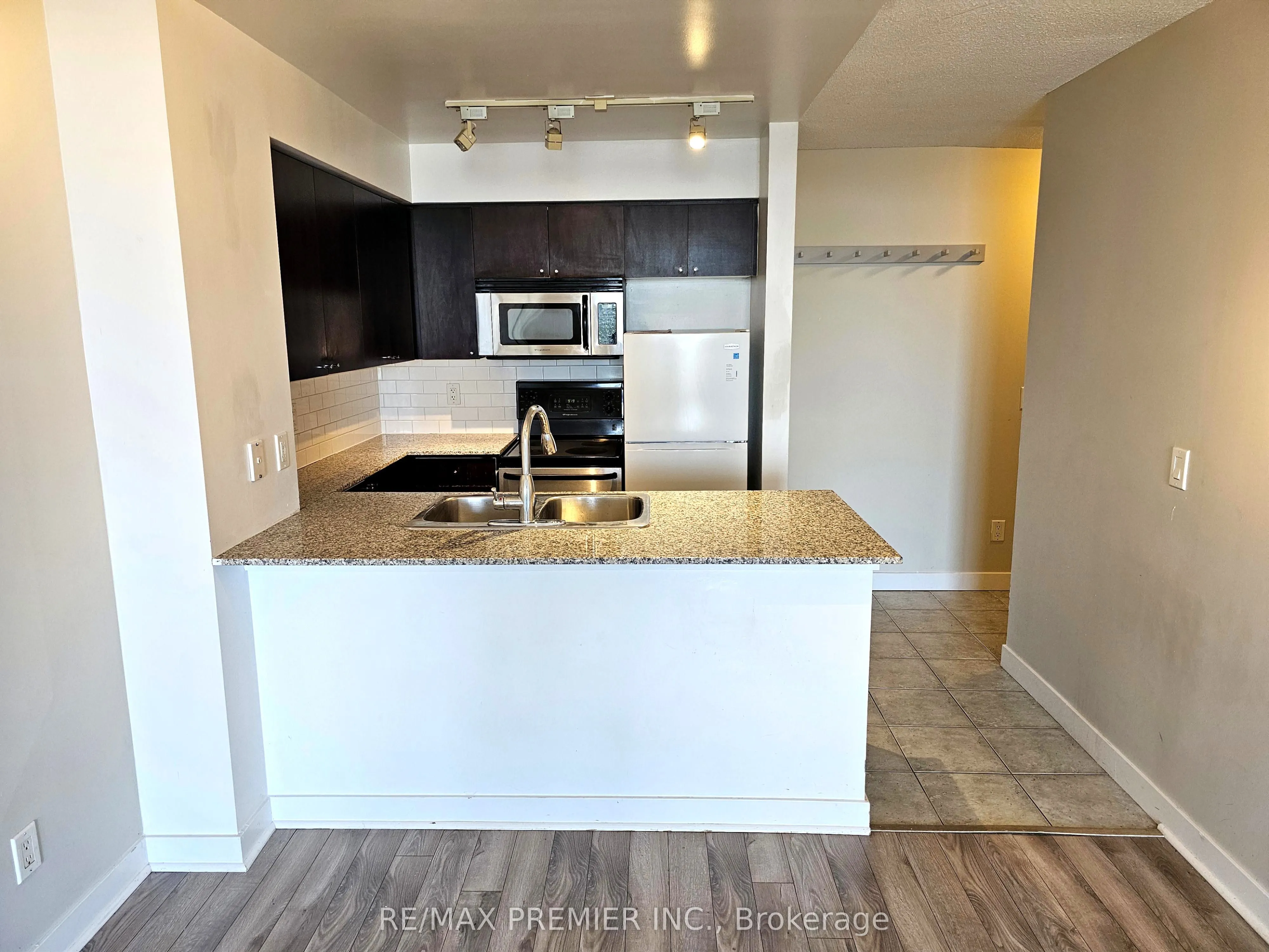 50 Lynn Williams Street, #2209