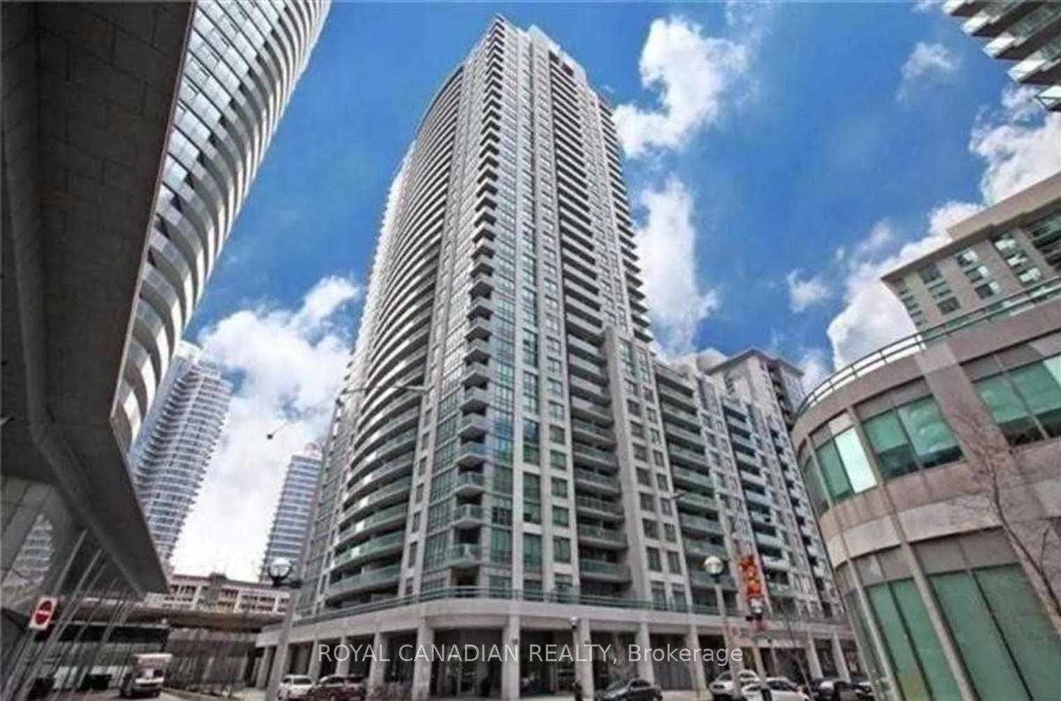 19 Grand Trunk Crescent, #3907
