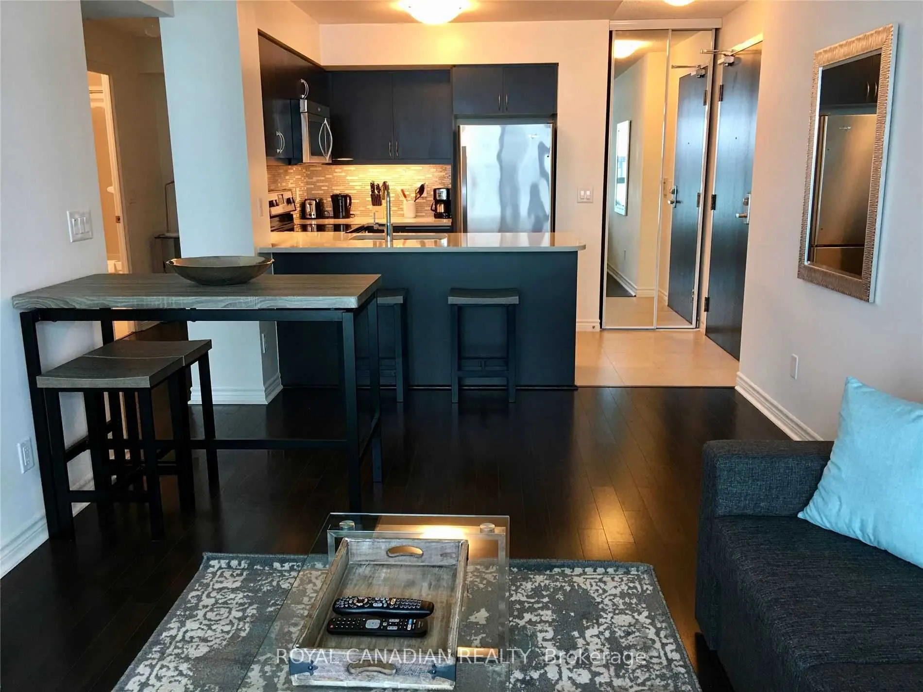 19 Grand Trunk Crescent, #3907