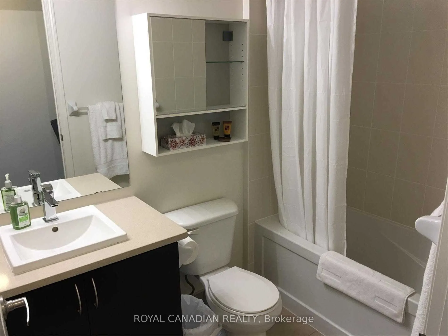 19 Grand Trunk Crescent, #3907