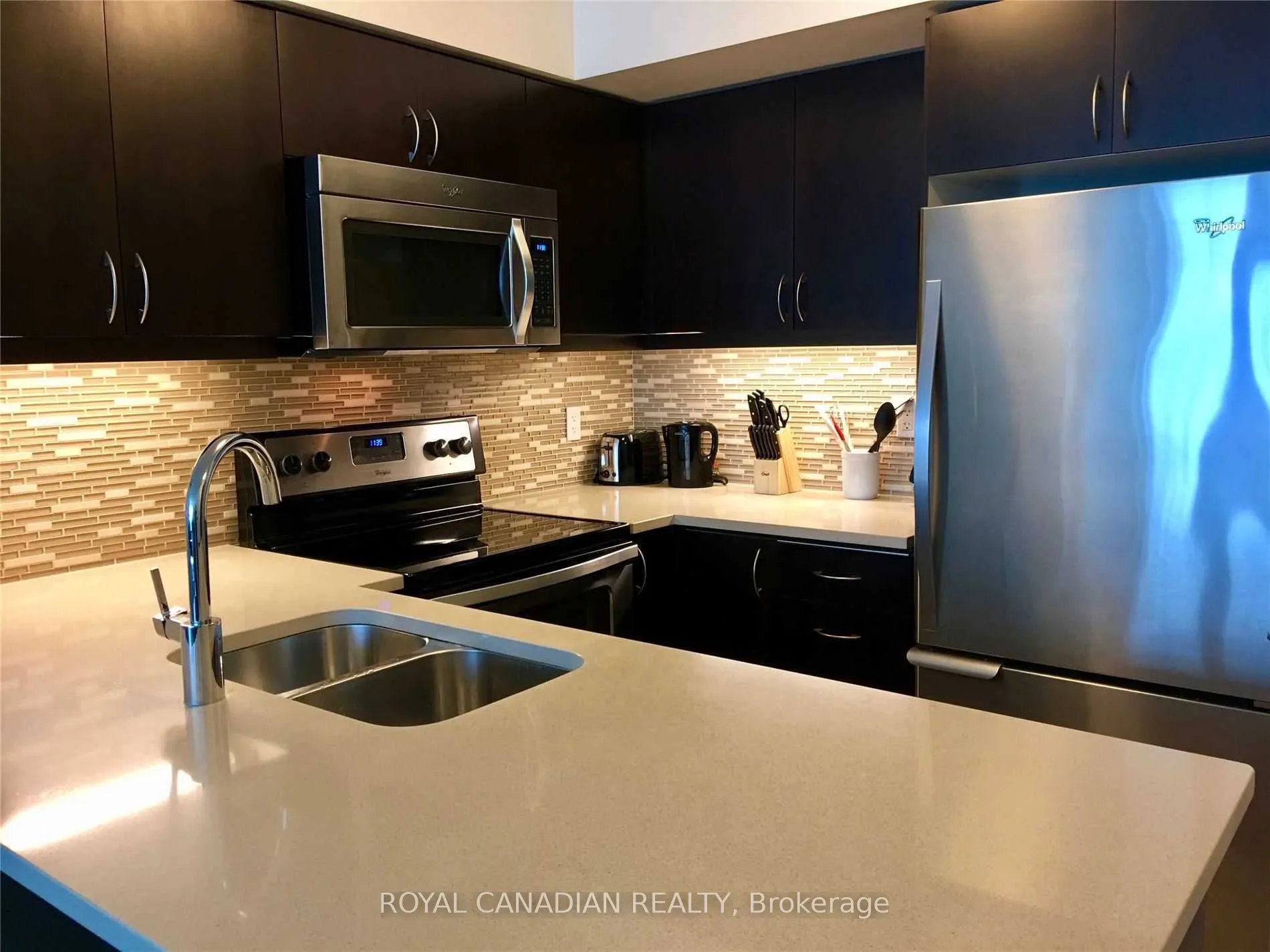 19 Grand Trunk Crescent, #3907
