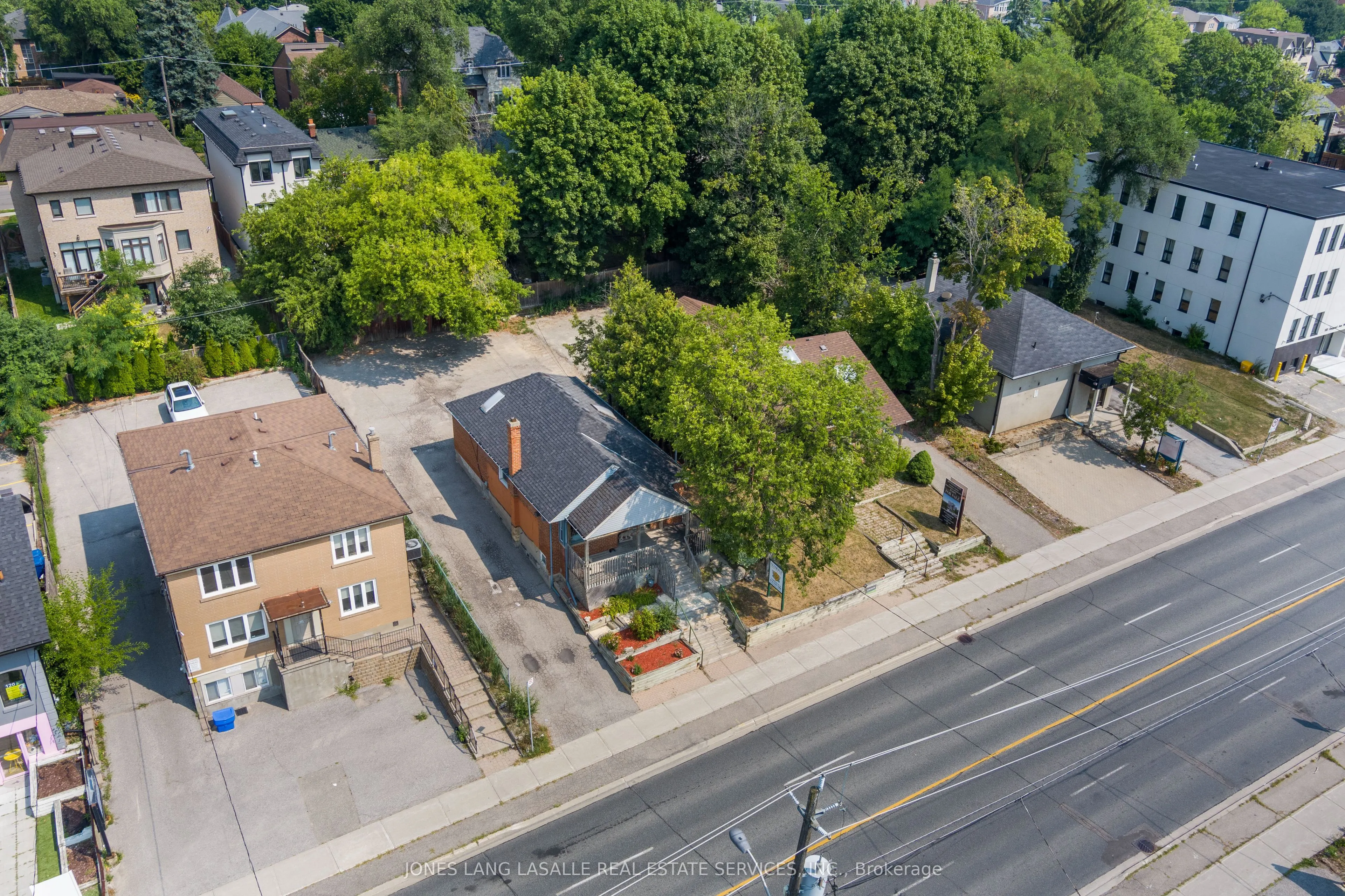 110-112 Sheppard Avenue W