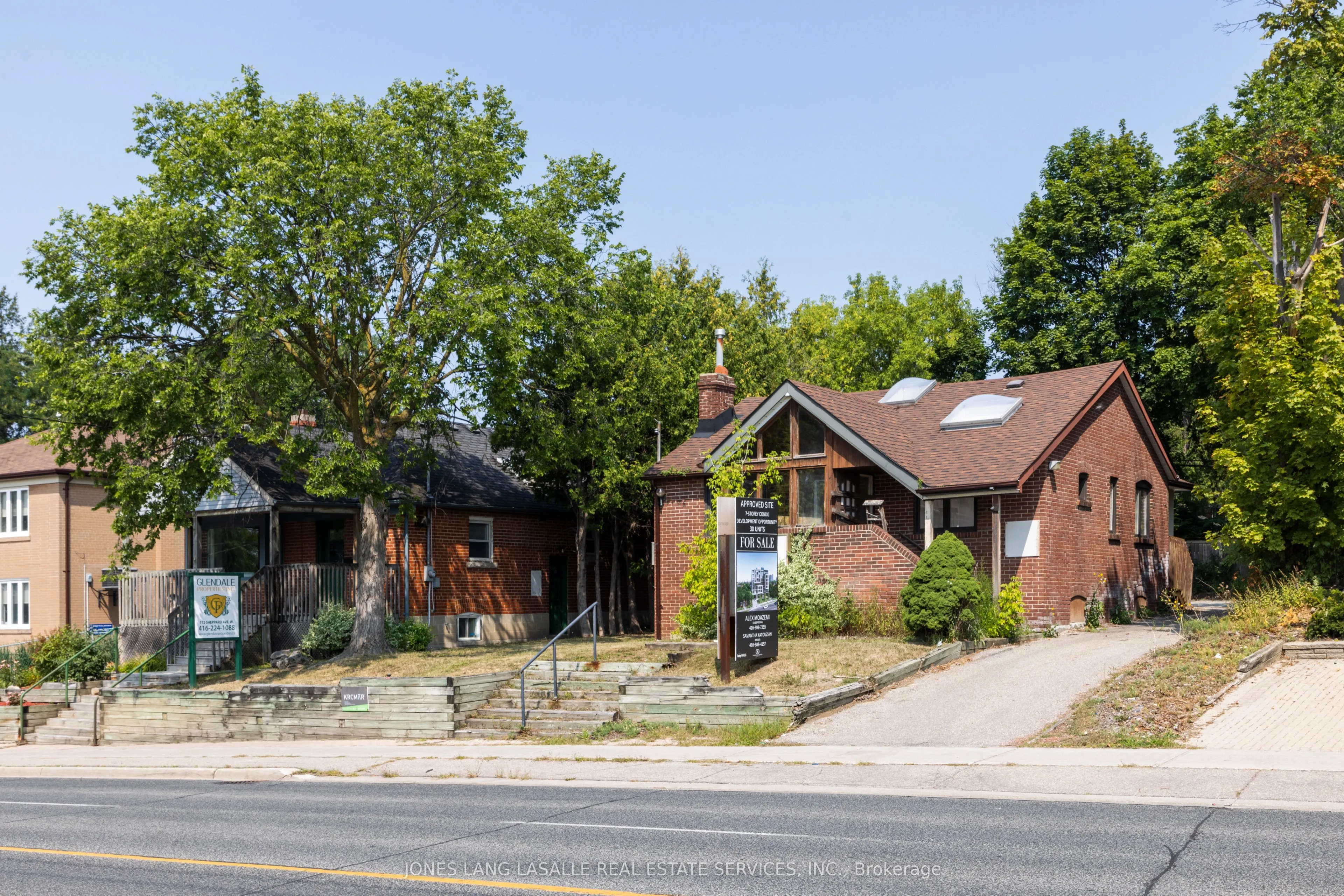 110-112 Sheppard Avenue W