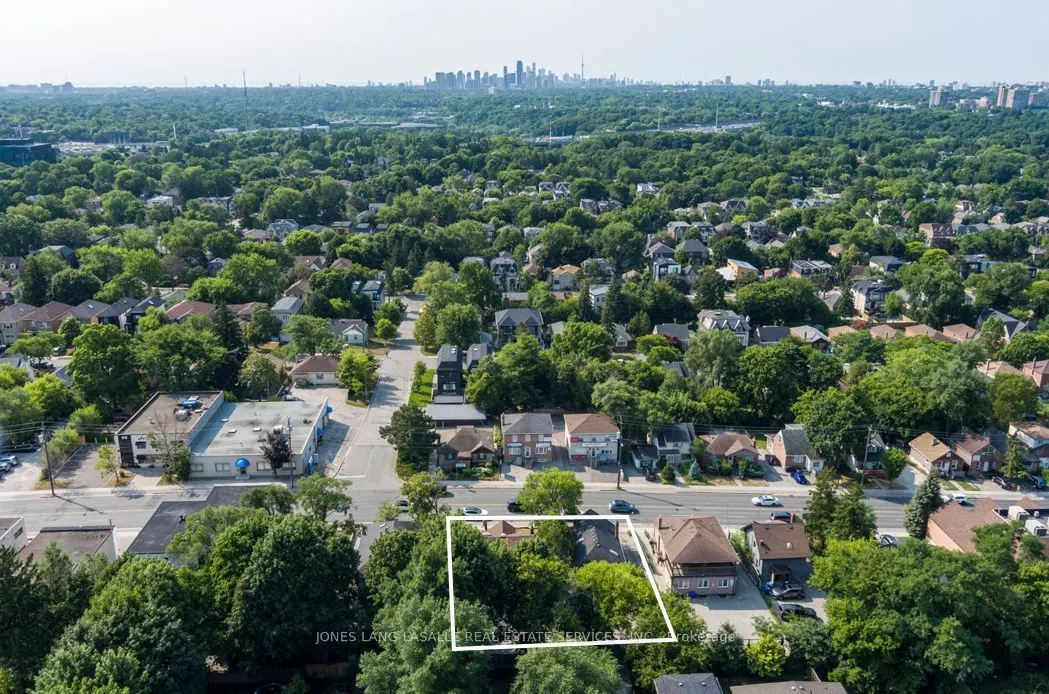 110-112 Sheppard Avenue W
