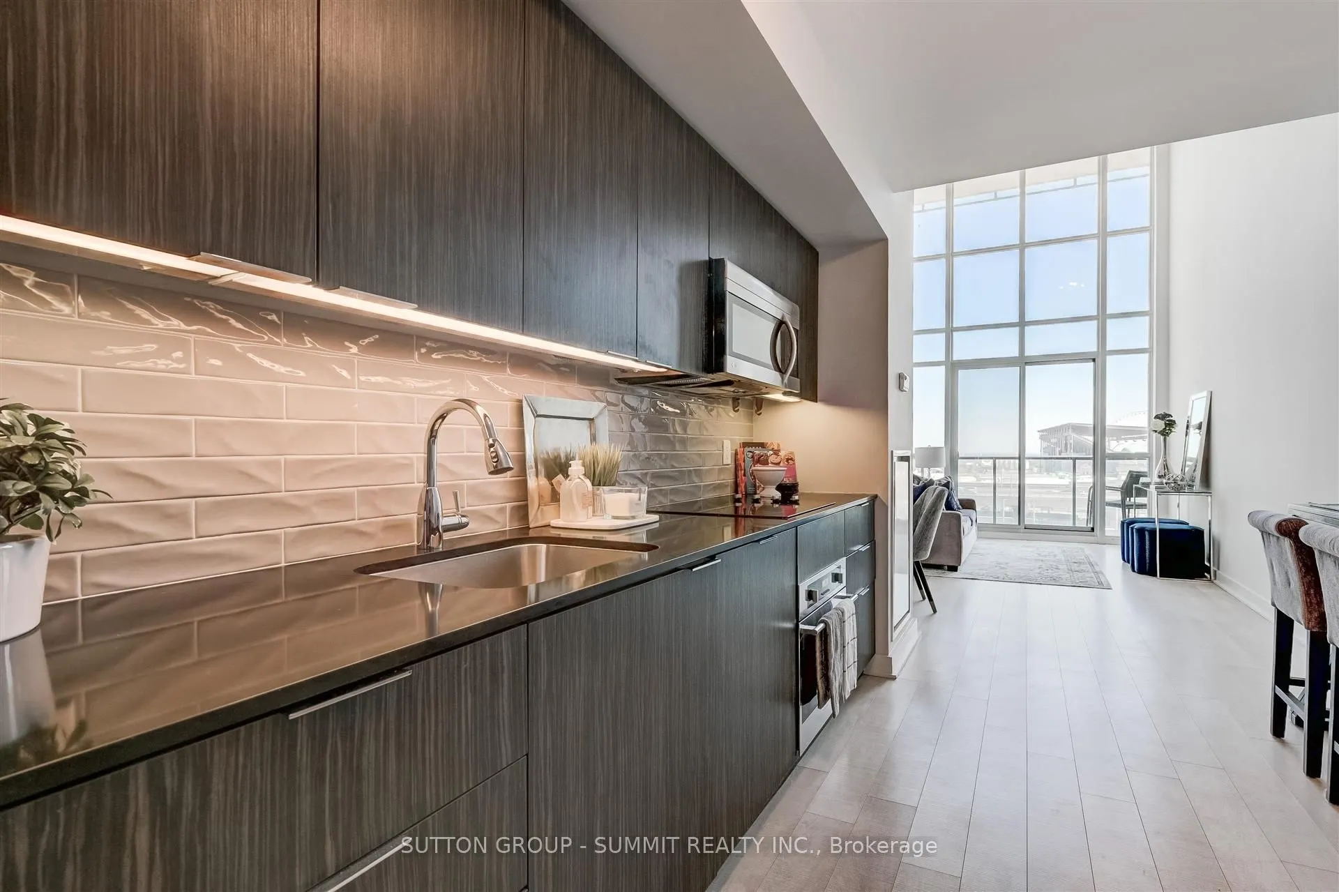 5 Hanna Avenue, #505