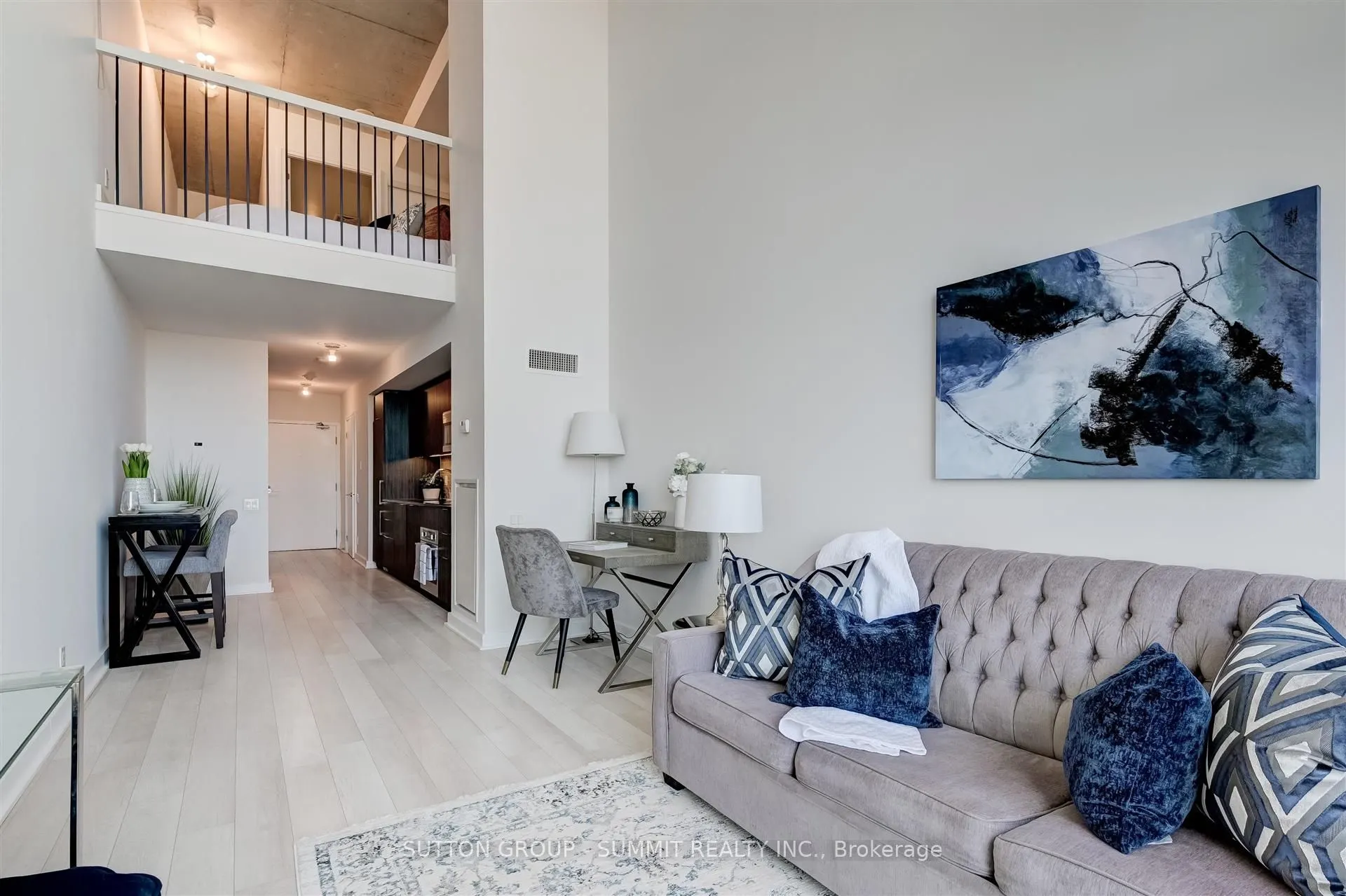 5 Hanna Avenue, #505