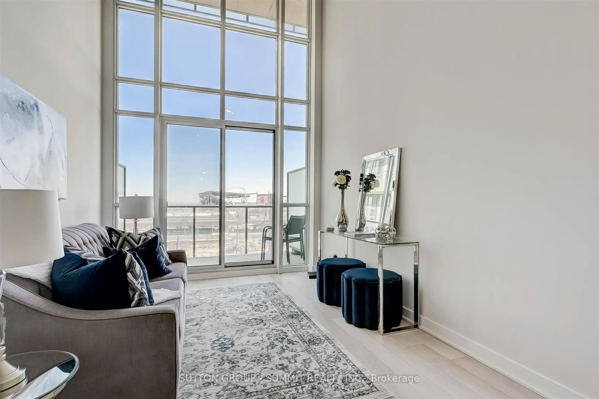 5 Hanna Avenue, #505