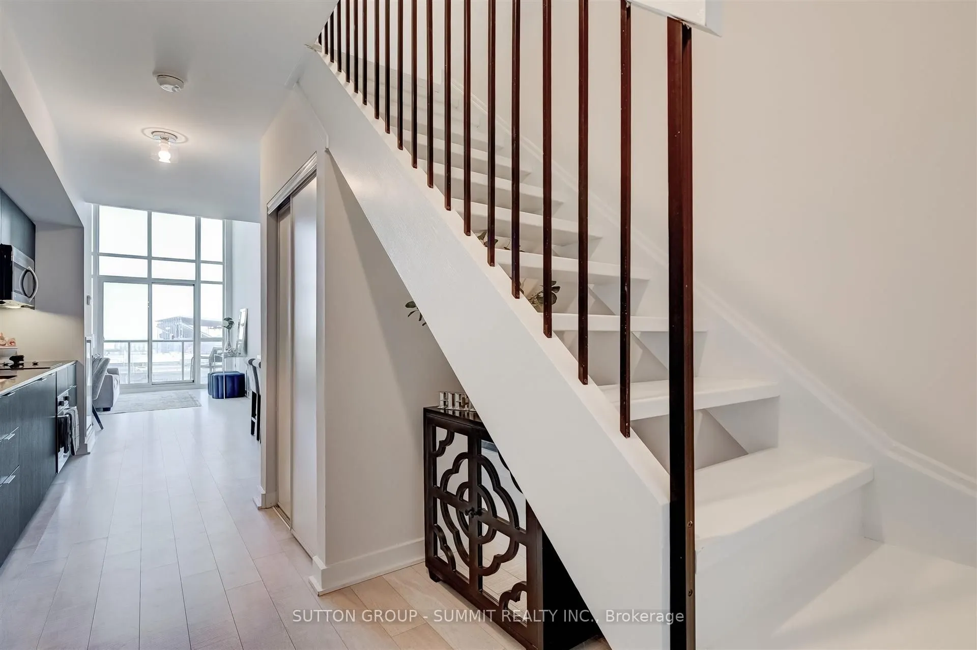 5 Hanna Avenue, #505