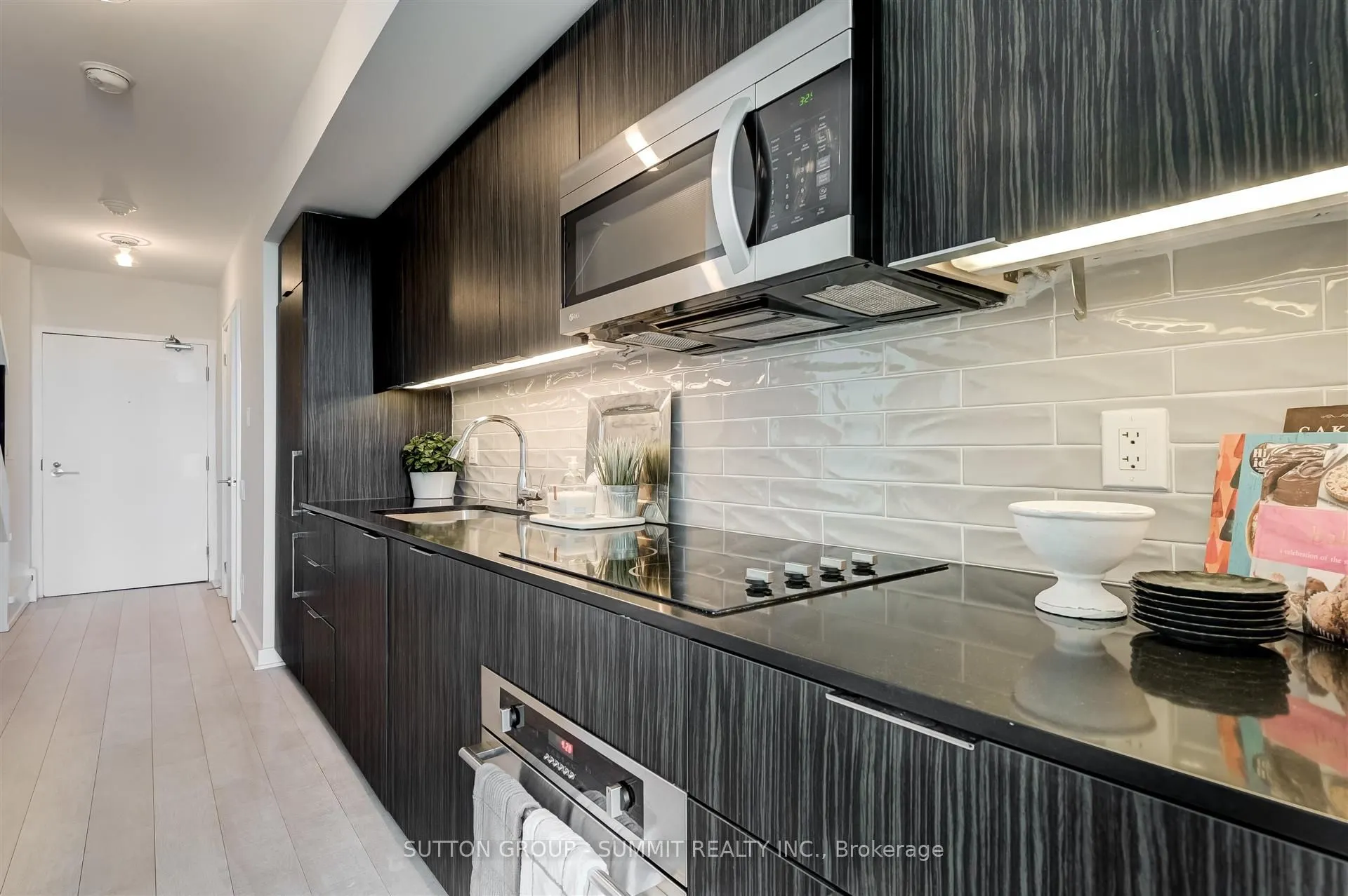 5 Hanna Avenue, #505