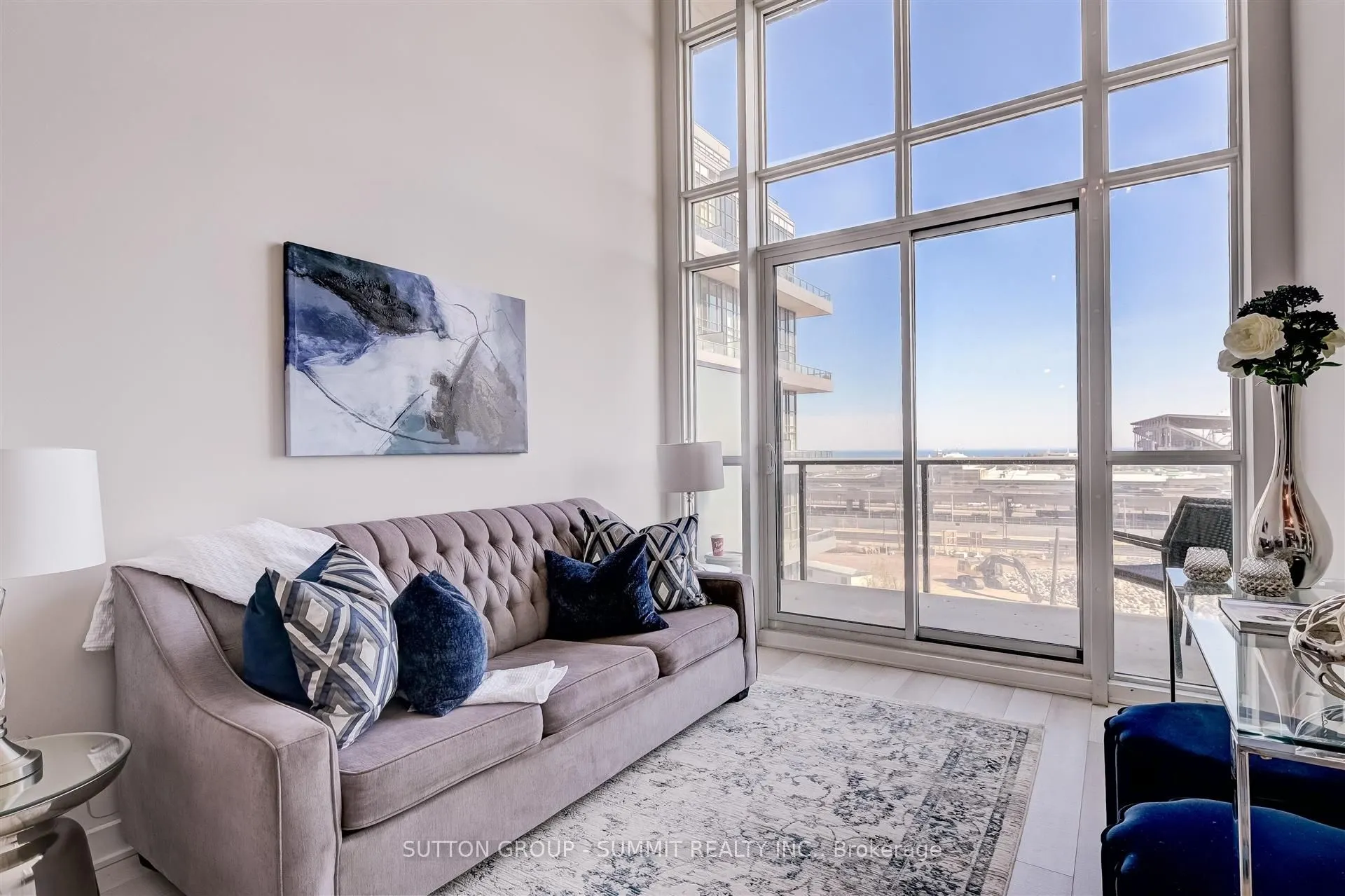 5 Hanna Avenue, #505