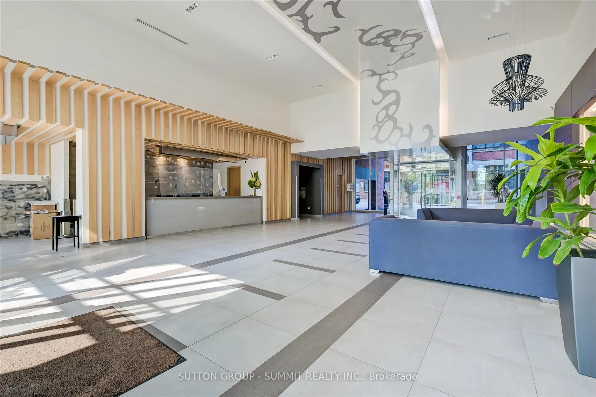 5 Hanna Avenue, #505