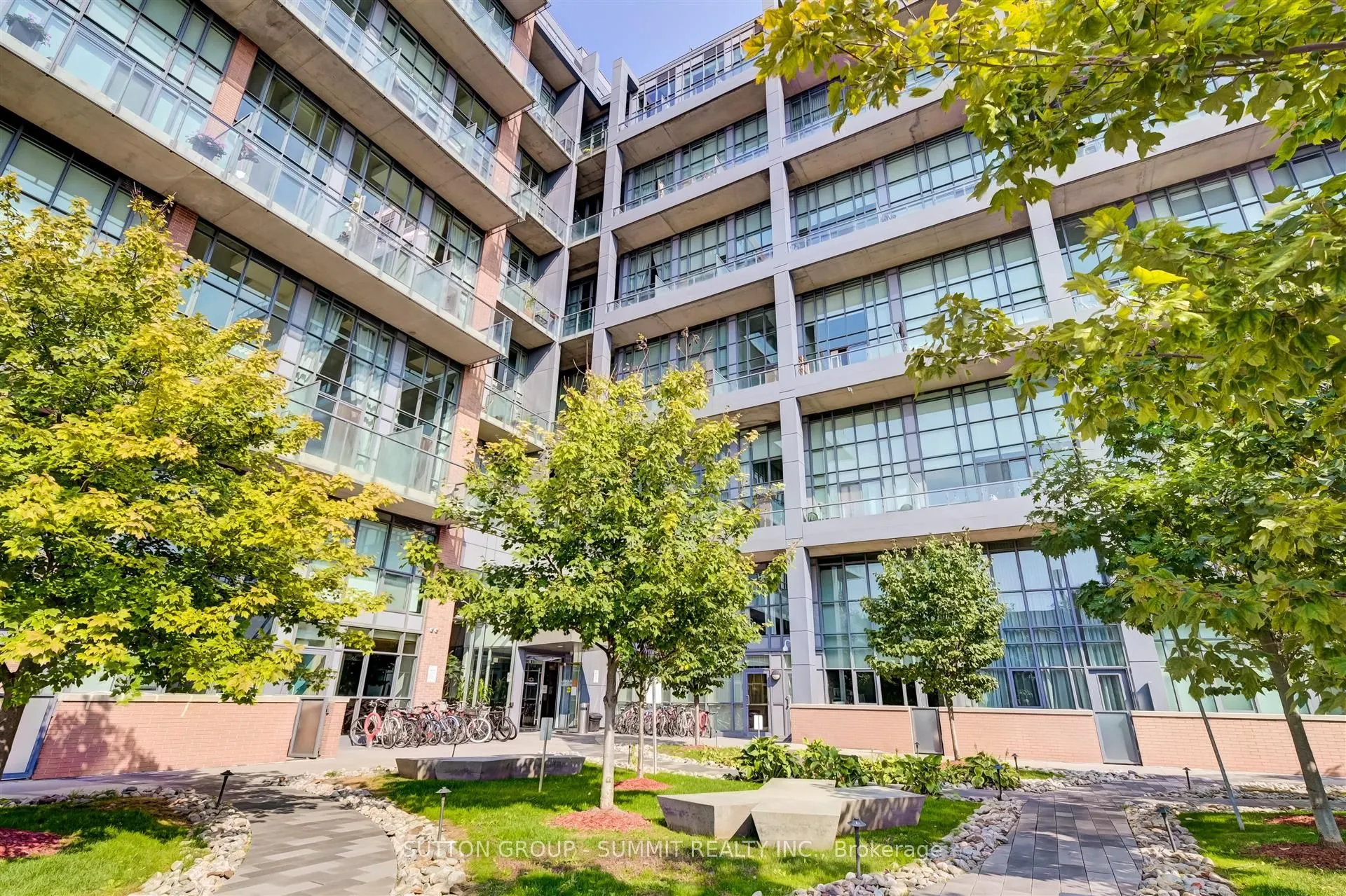 5 Hanna Avenue, #505