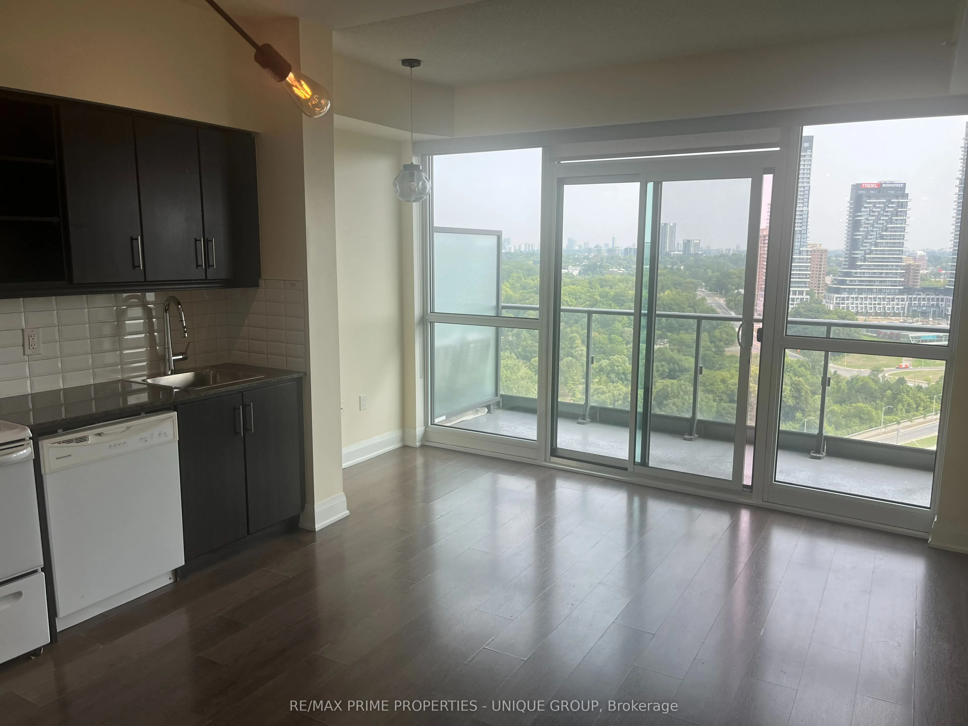 160 Vanderhoof Avenue, #1601