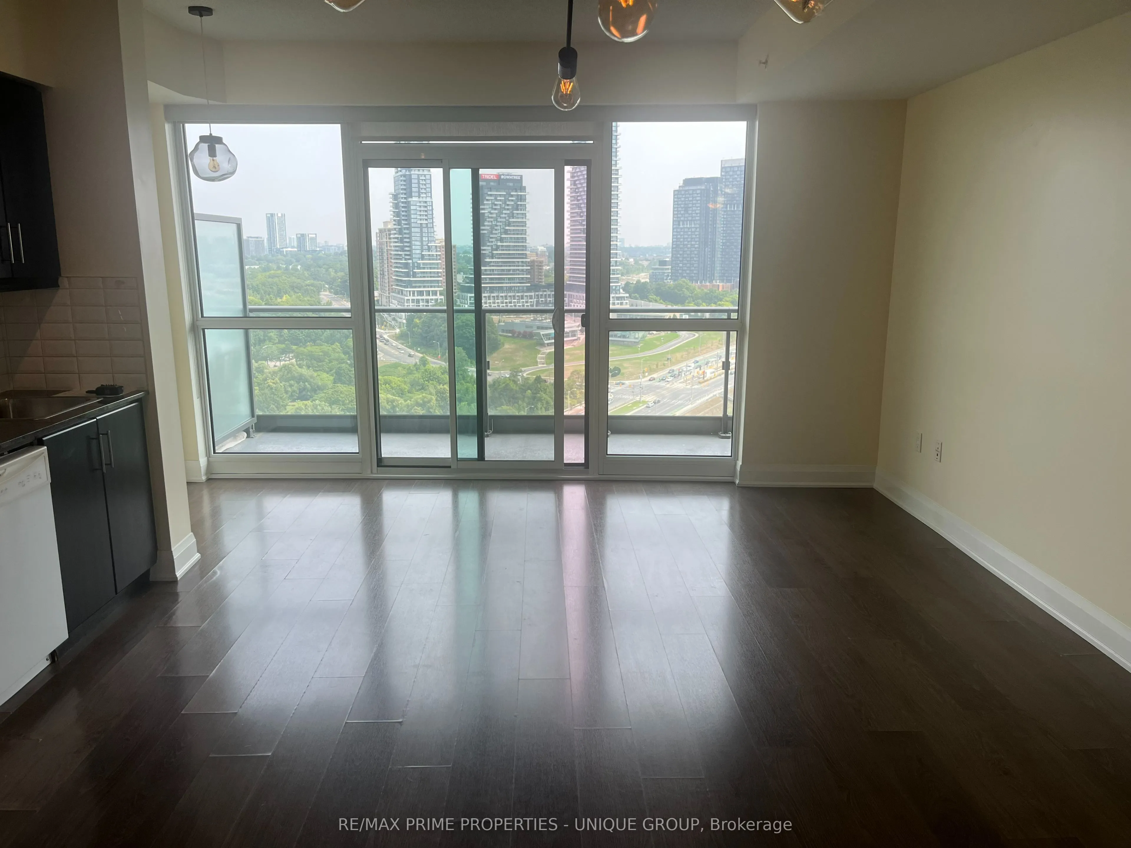 160 Vanderhoof Avenue, #1601