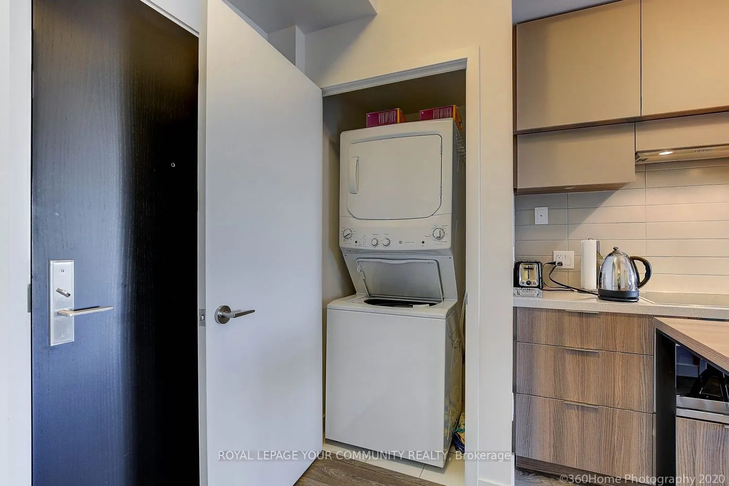 8 Eglinton Avenue E, #4504