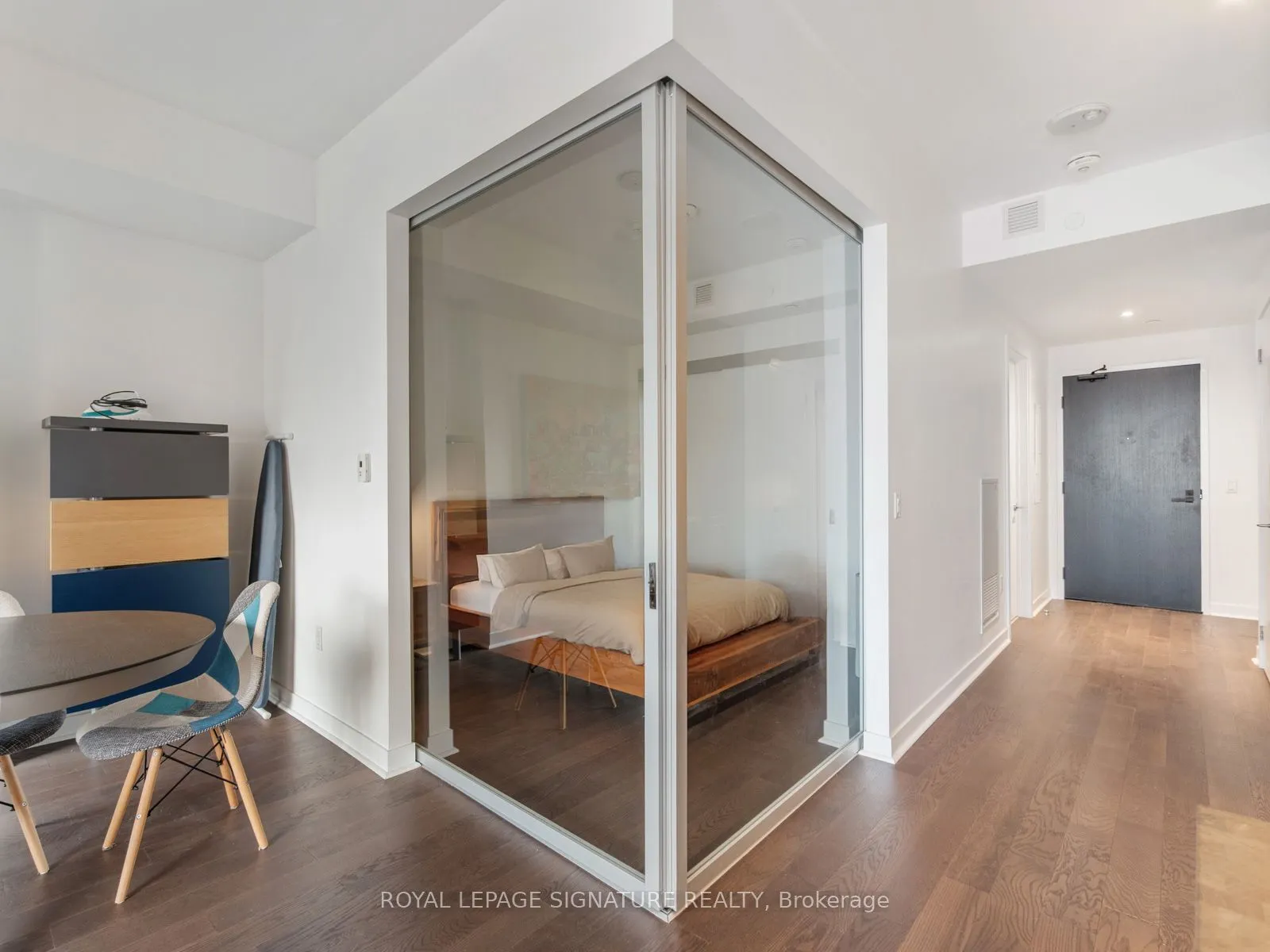501 Adelaide Street W, #905