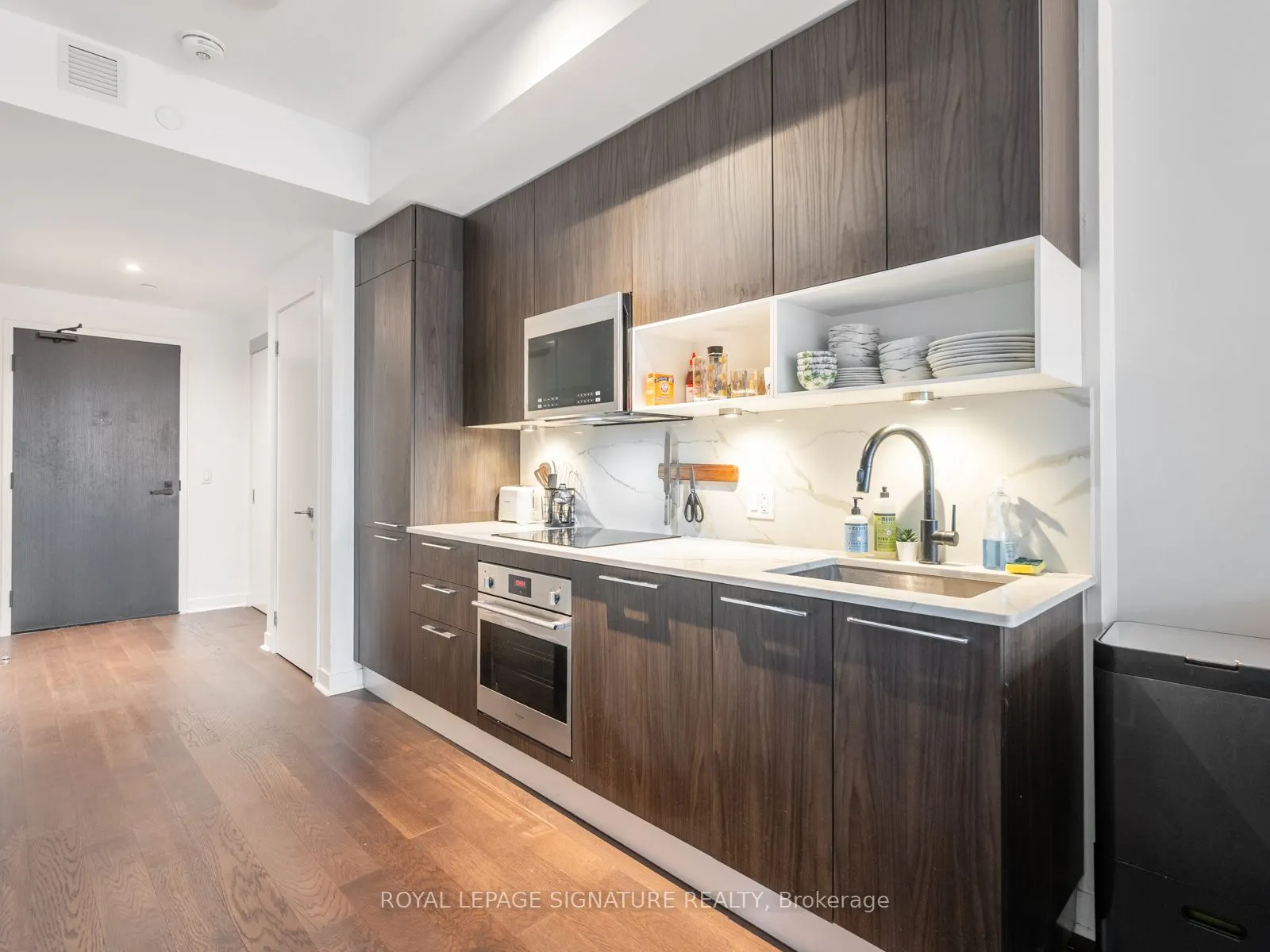 501 Adelaide Street W, #905