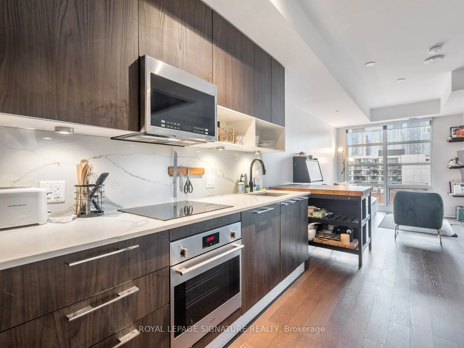 501 Adelaide Street W, #905