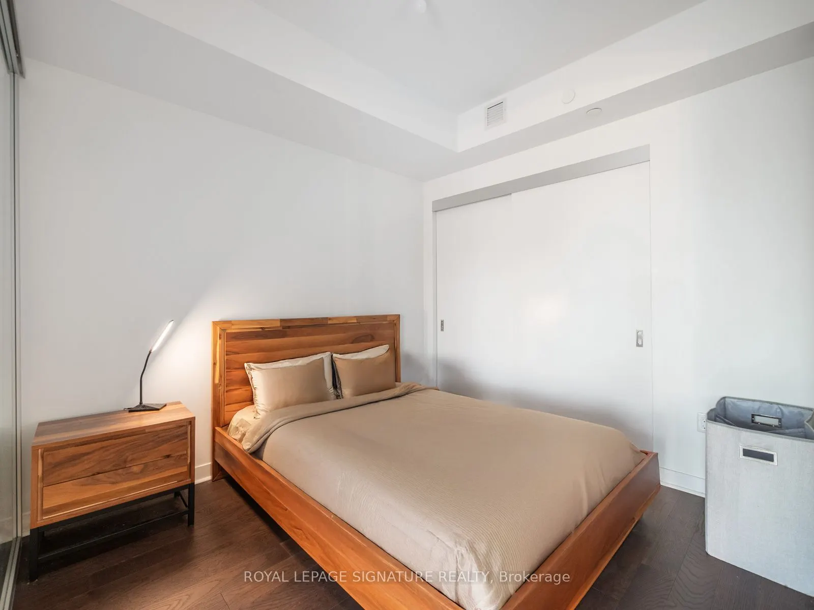 501 Adelaide Street W, #905