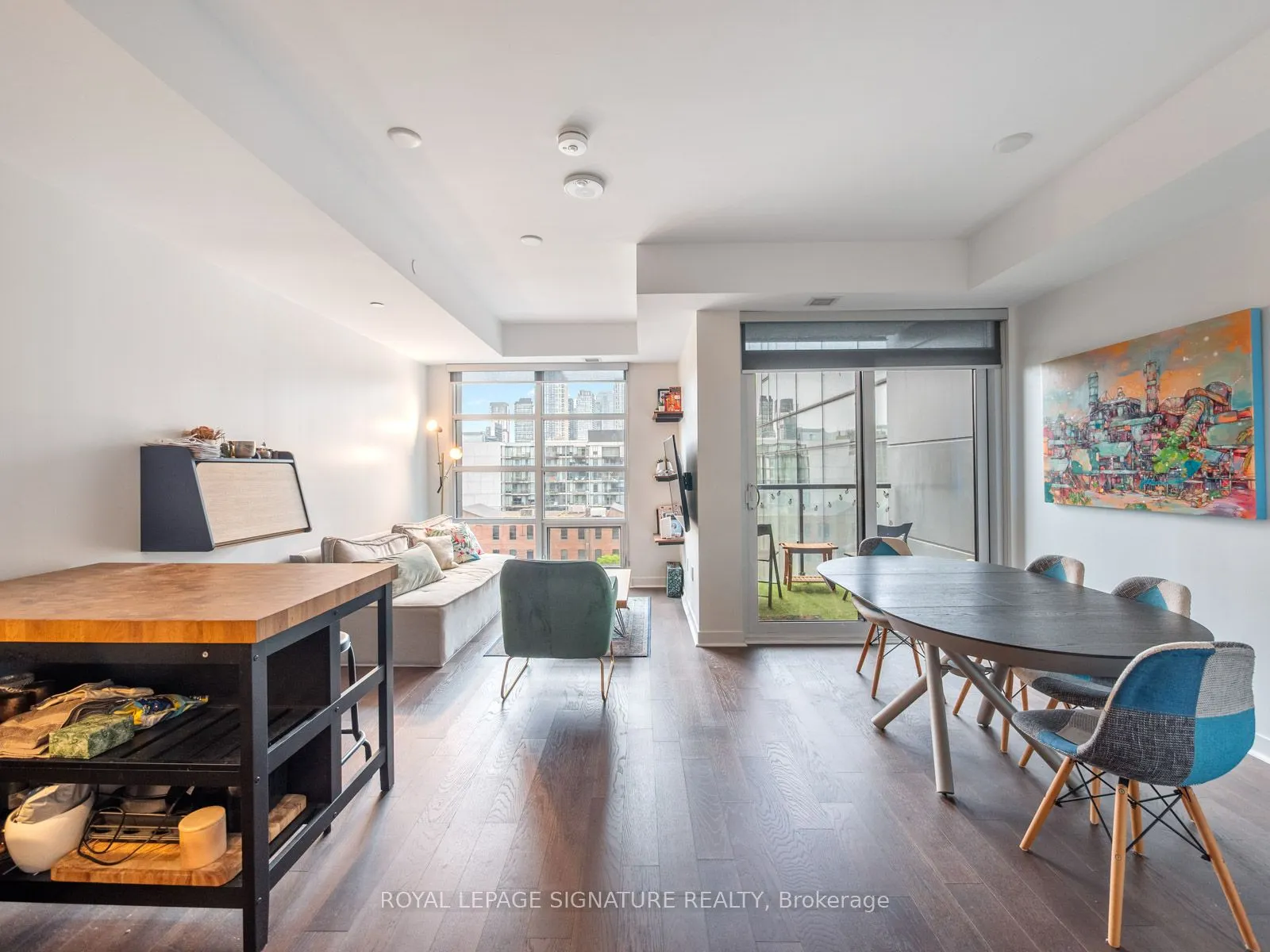 501 Adelaide Street W, #905