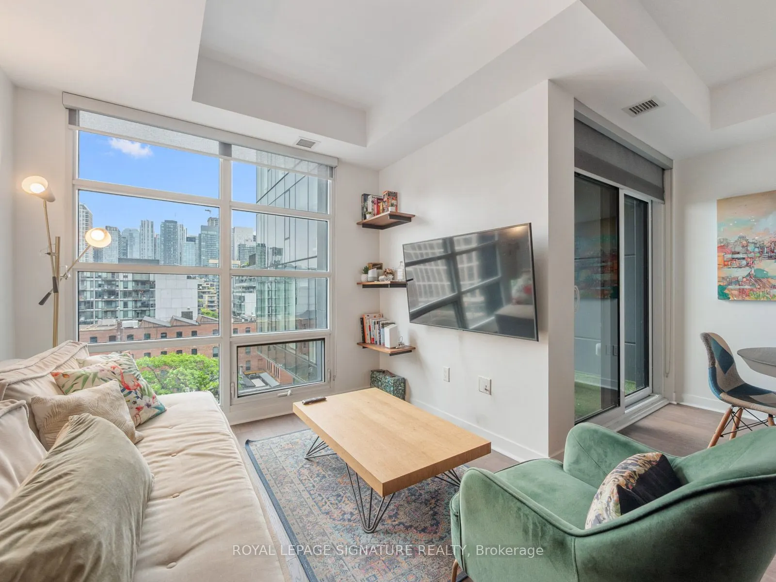 501 Adelaide Street W, #905