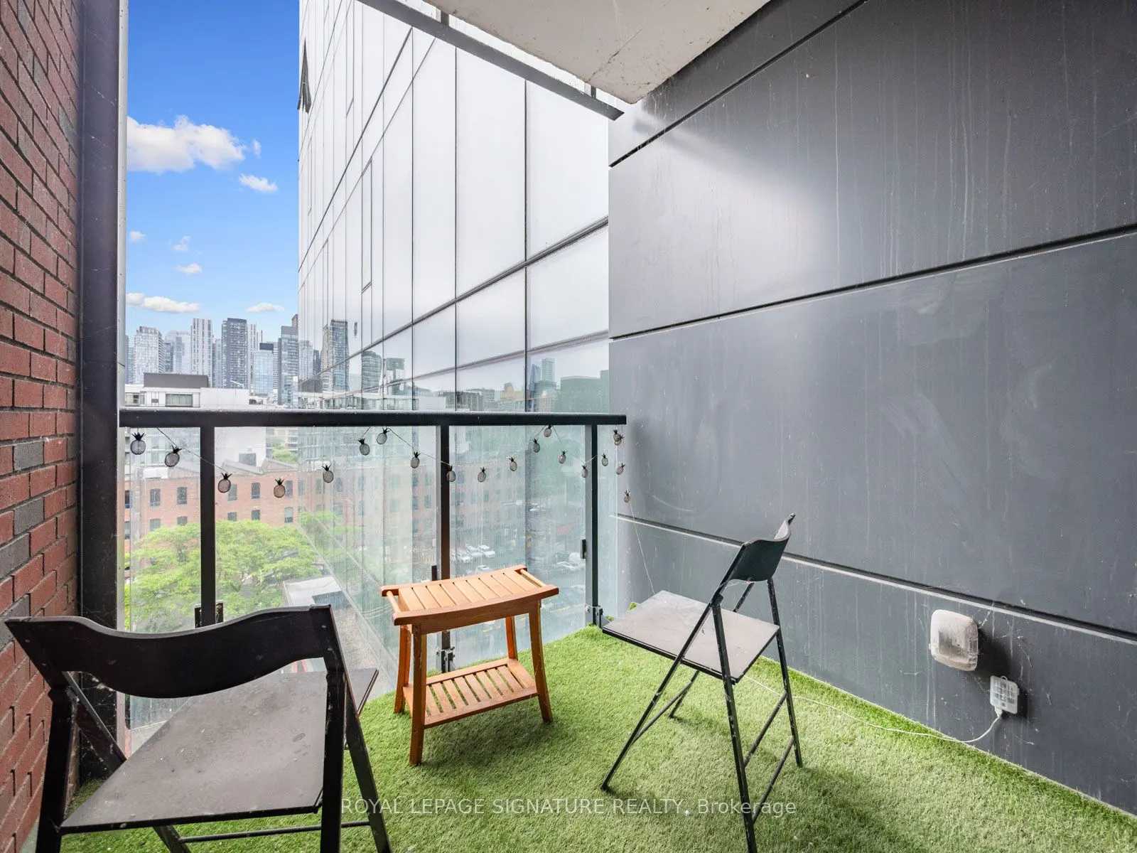501 Adelaide Street W, #905