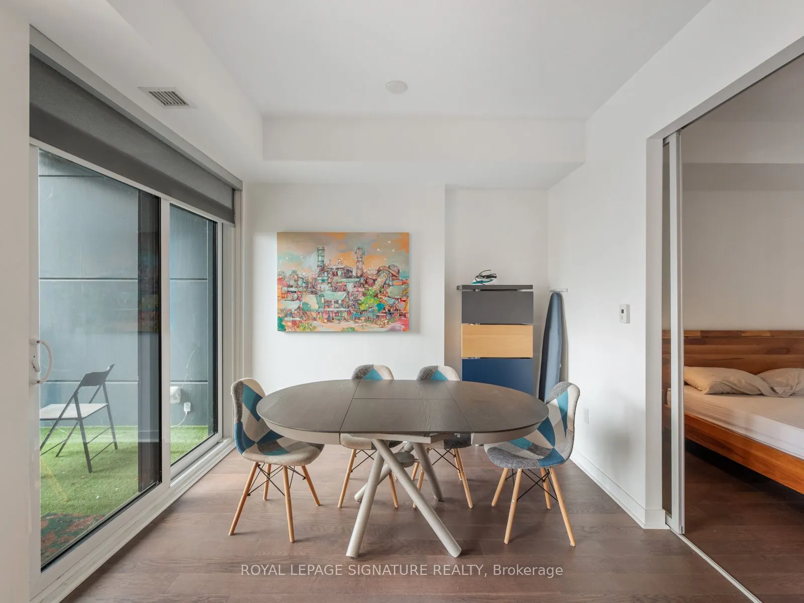 501 Adelaide Street W, #905