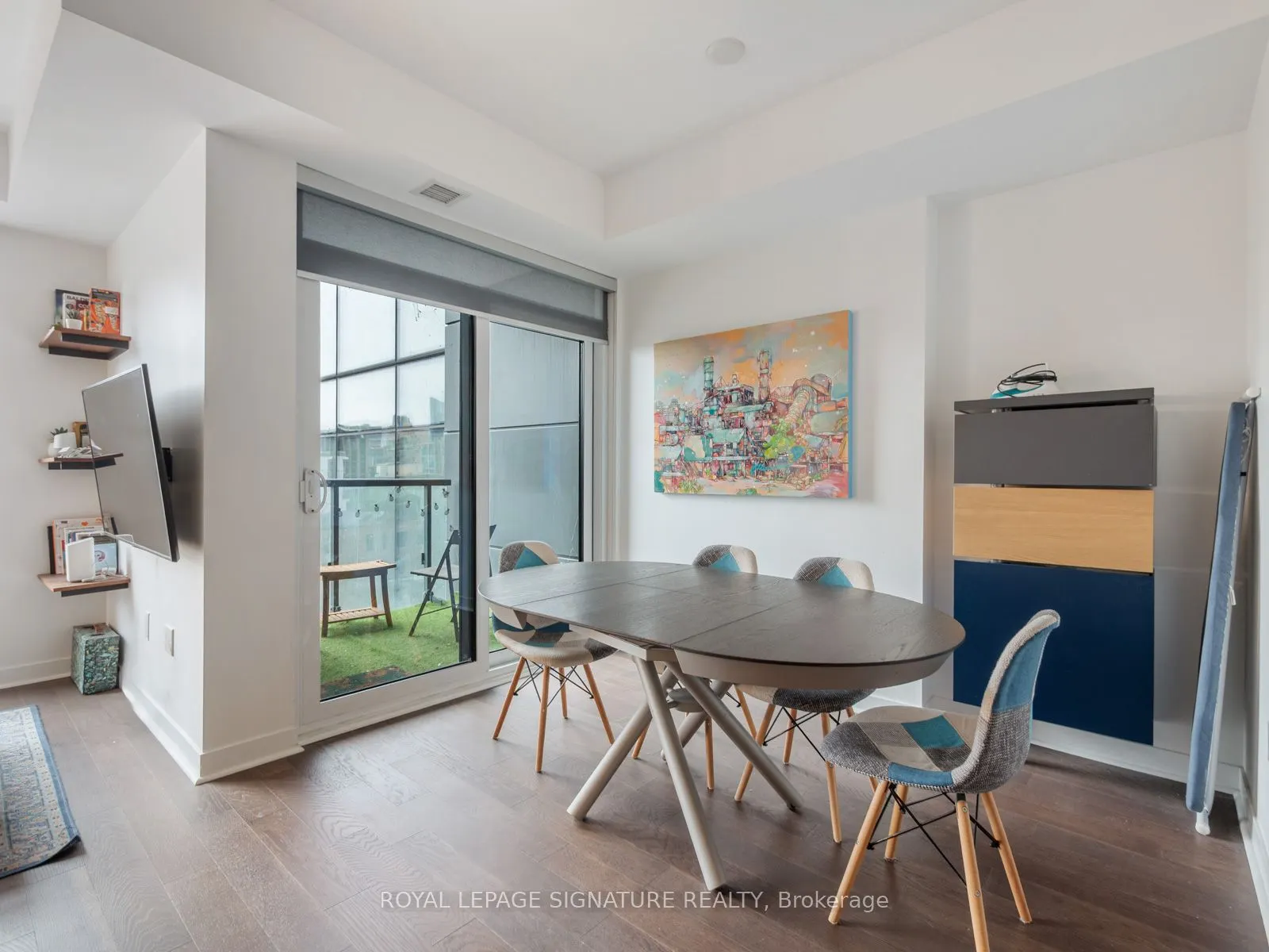 501 Adelaide Street W, #905