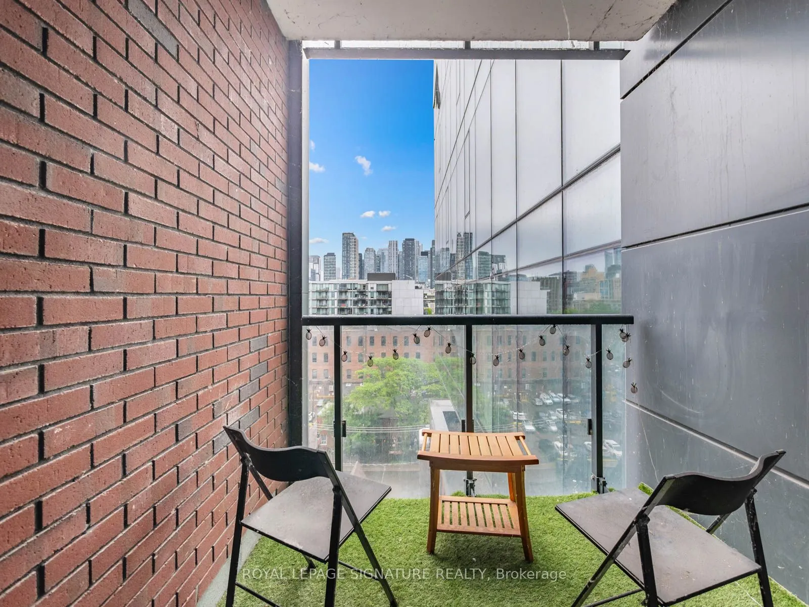 501 Adelaide Street W, #905