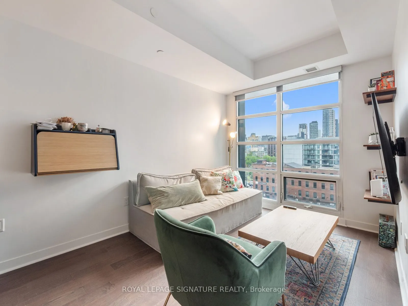 501 Adelaide Street W, #905