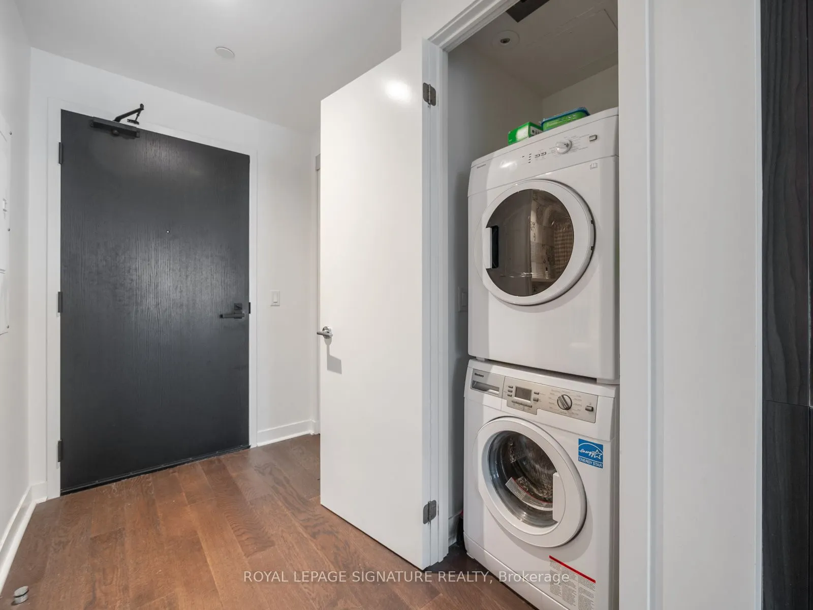 501 Adelaide Street W, #905