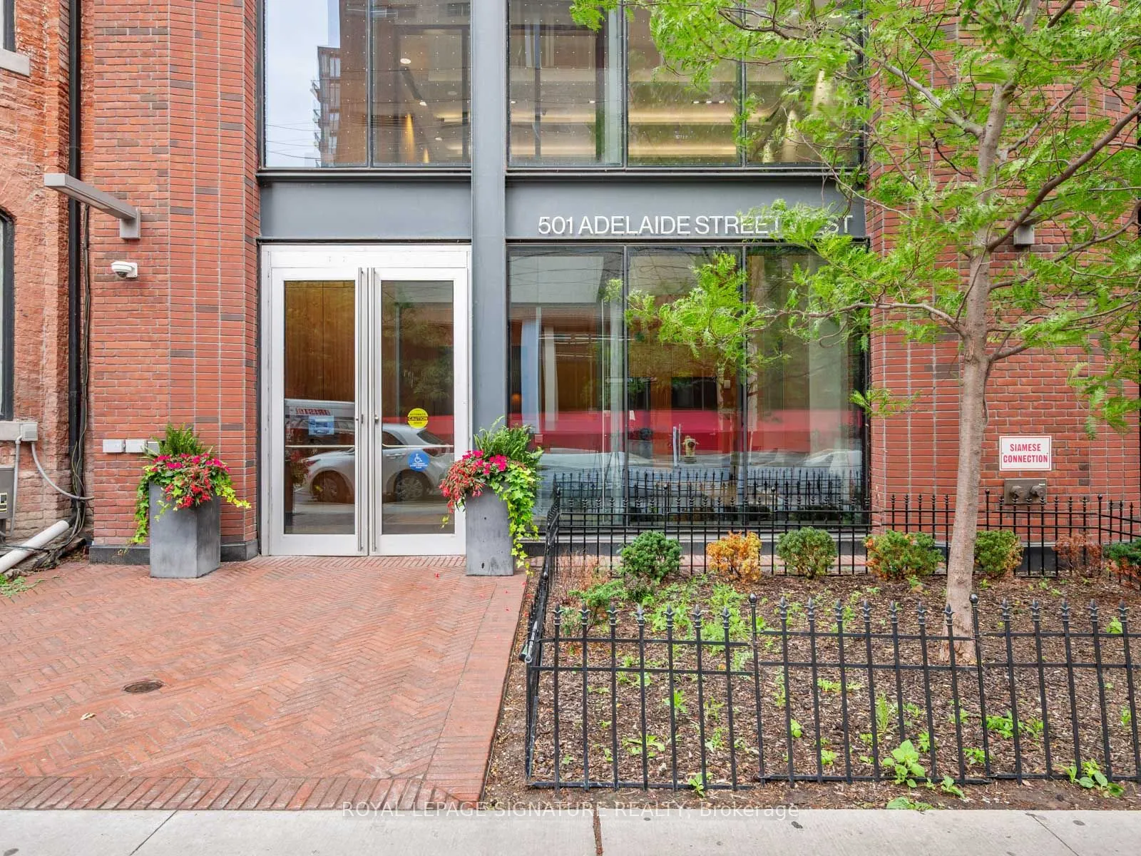 501 Adelaide Street W, #905