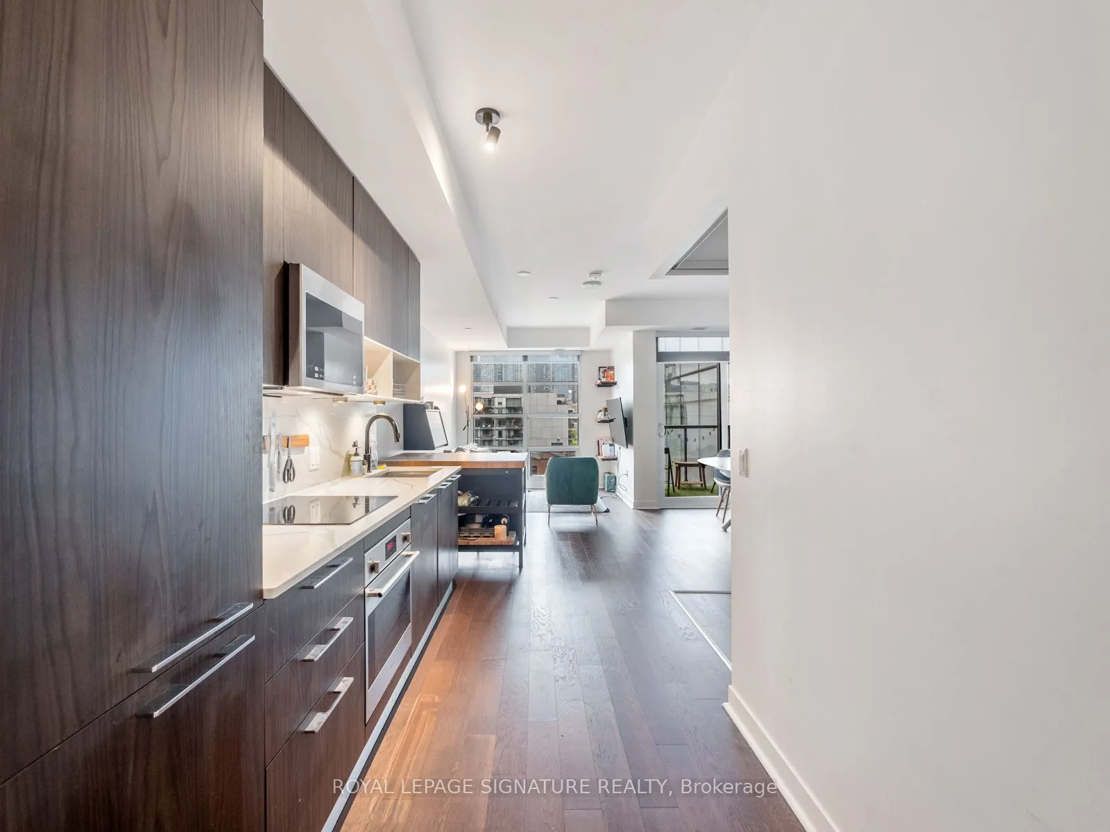 501 Adelaide Street W, #905