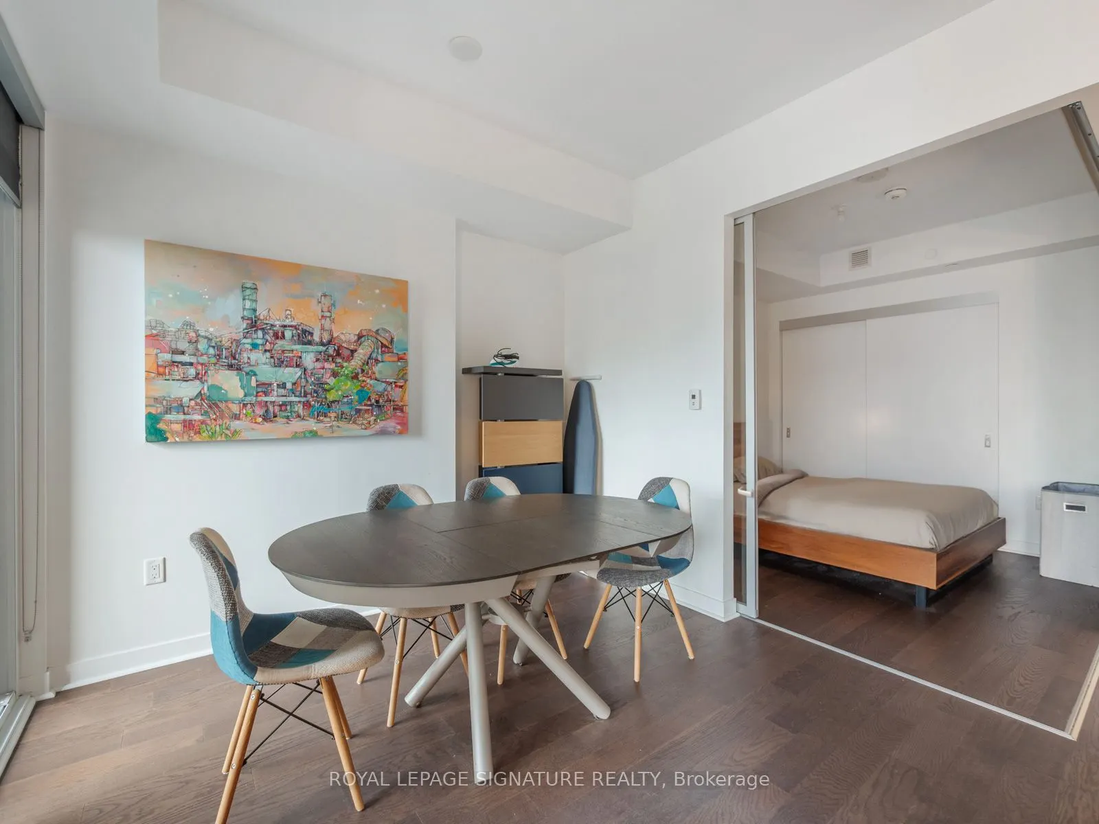 501 Adelaide Street W, #905