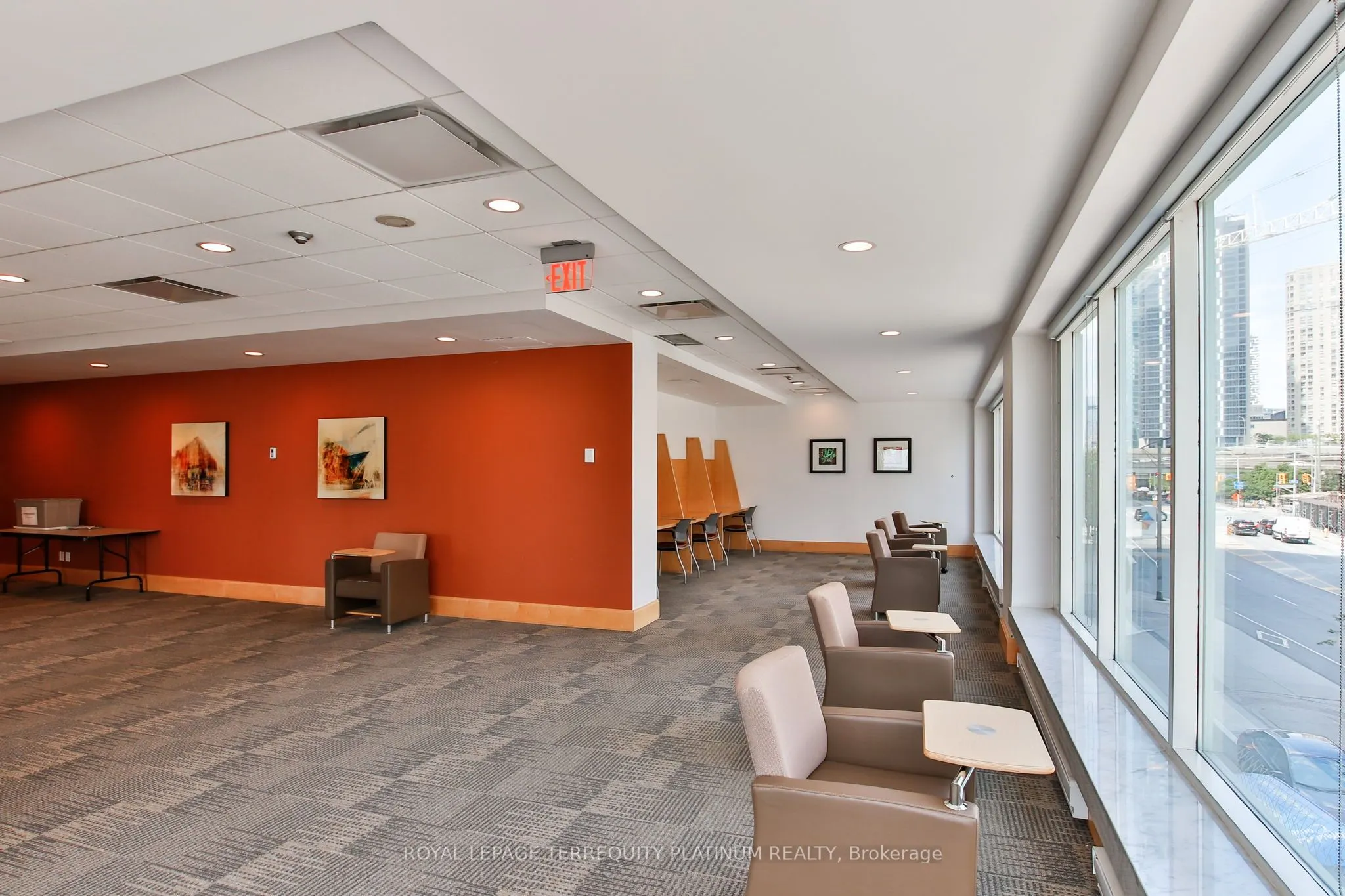 10 Yonge Street, #1008