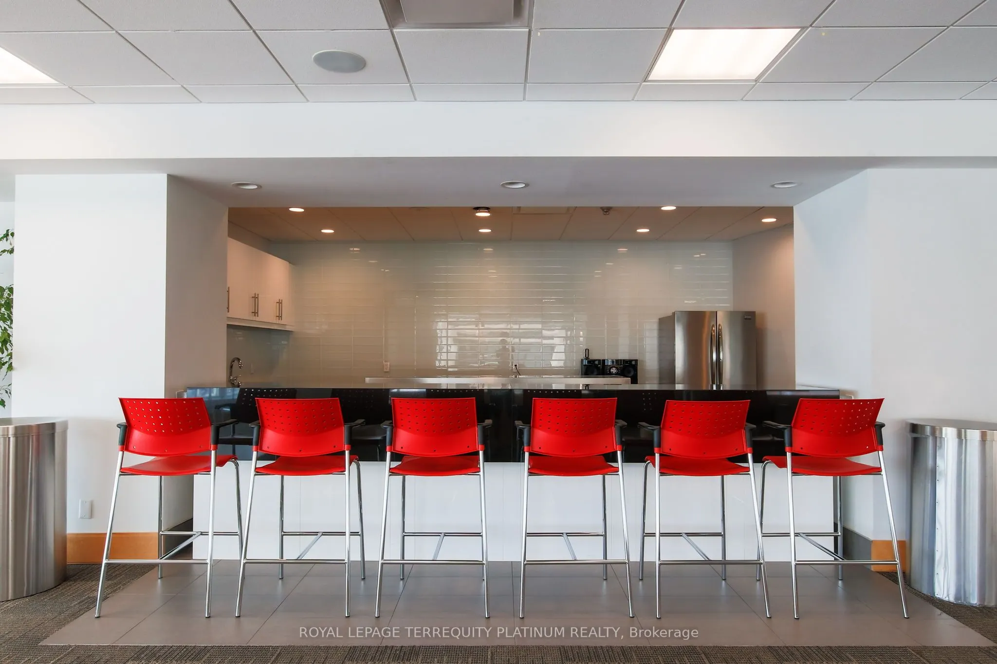 10 Yonge Street, #1008