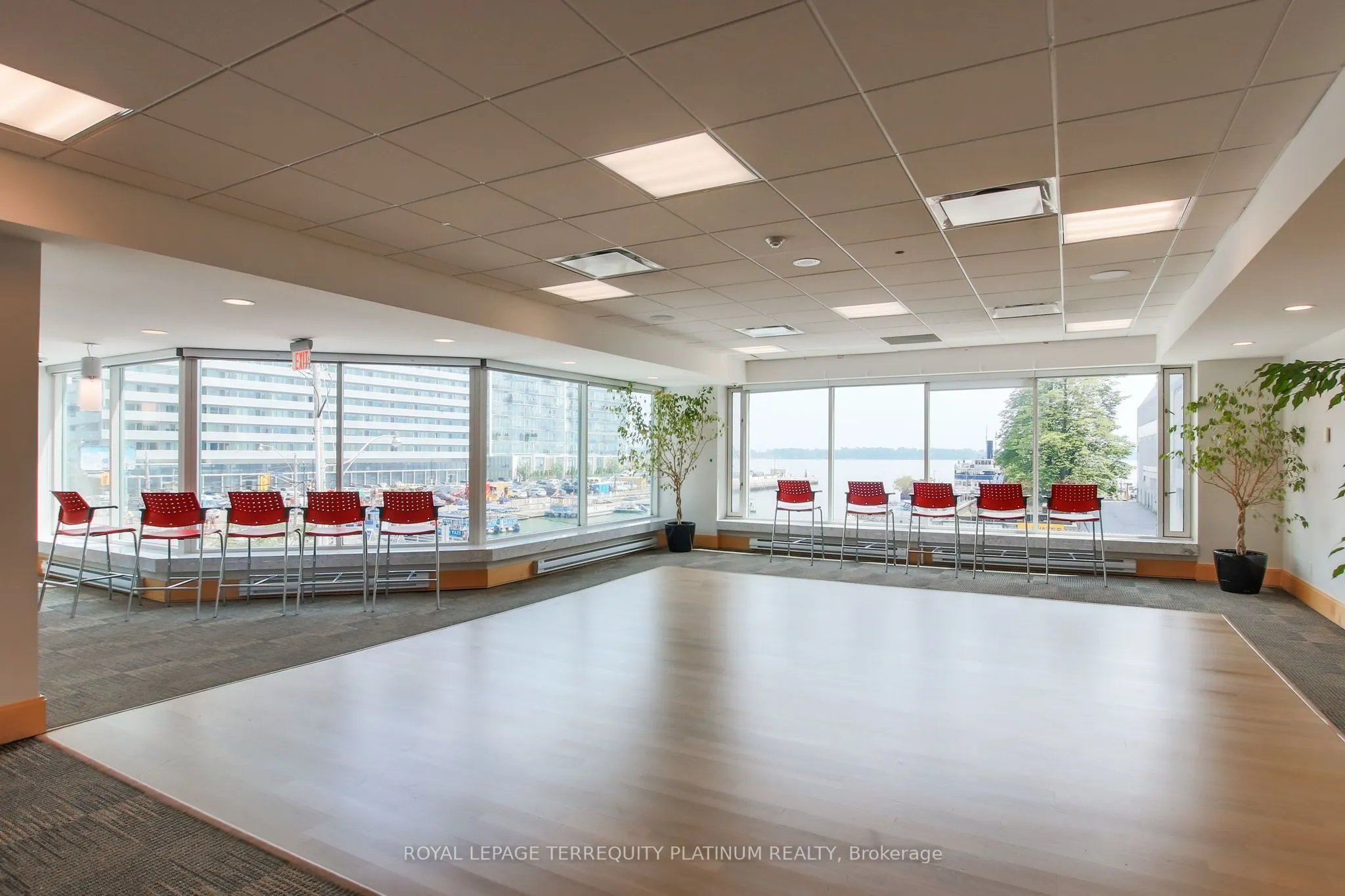 10 Yonge Street, #1008