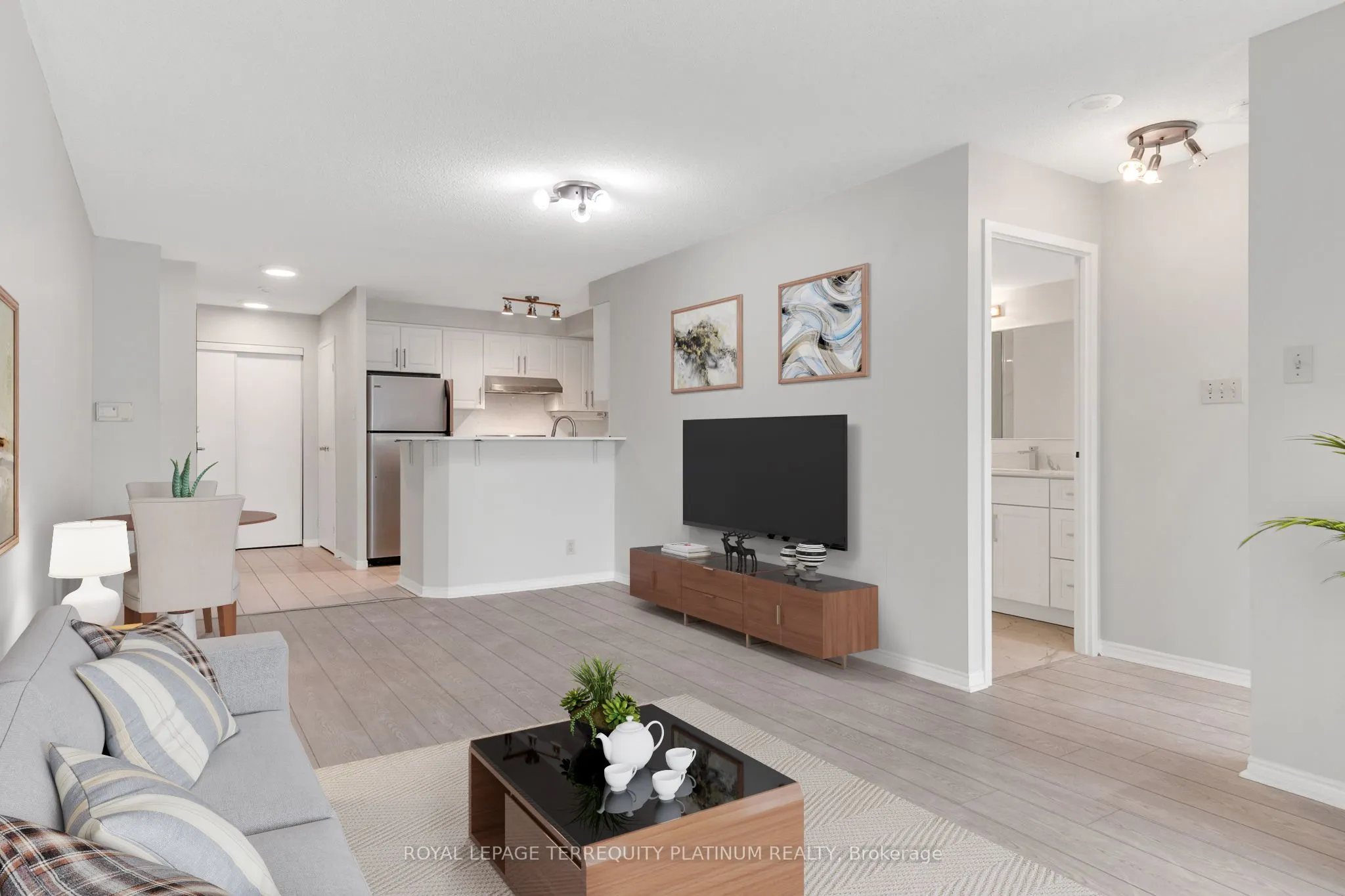 10 Yonge Street, #1008